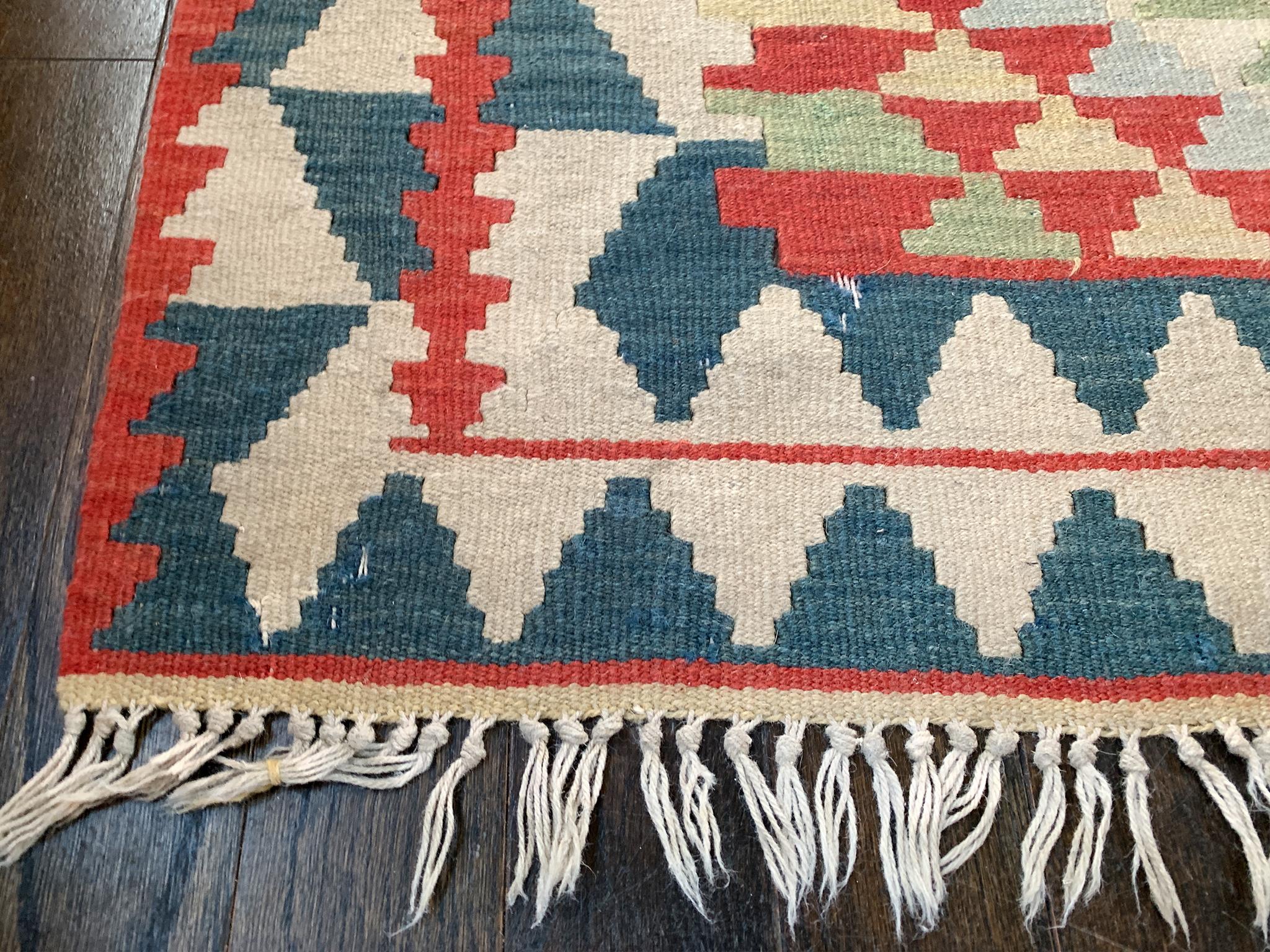 Handgewebter Navajo-Teppich des 20. Jahrhunderts (69 X 41) im Angebot 6