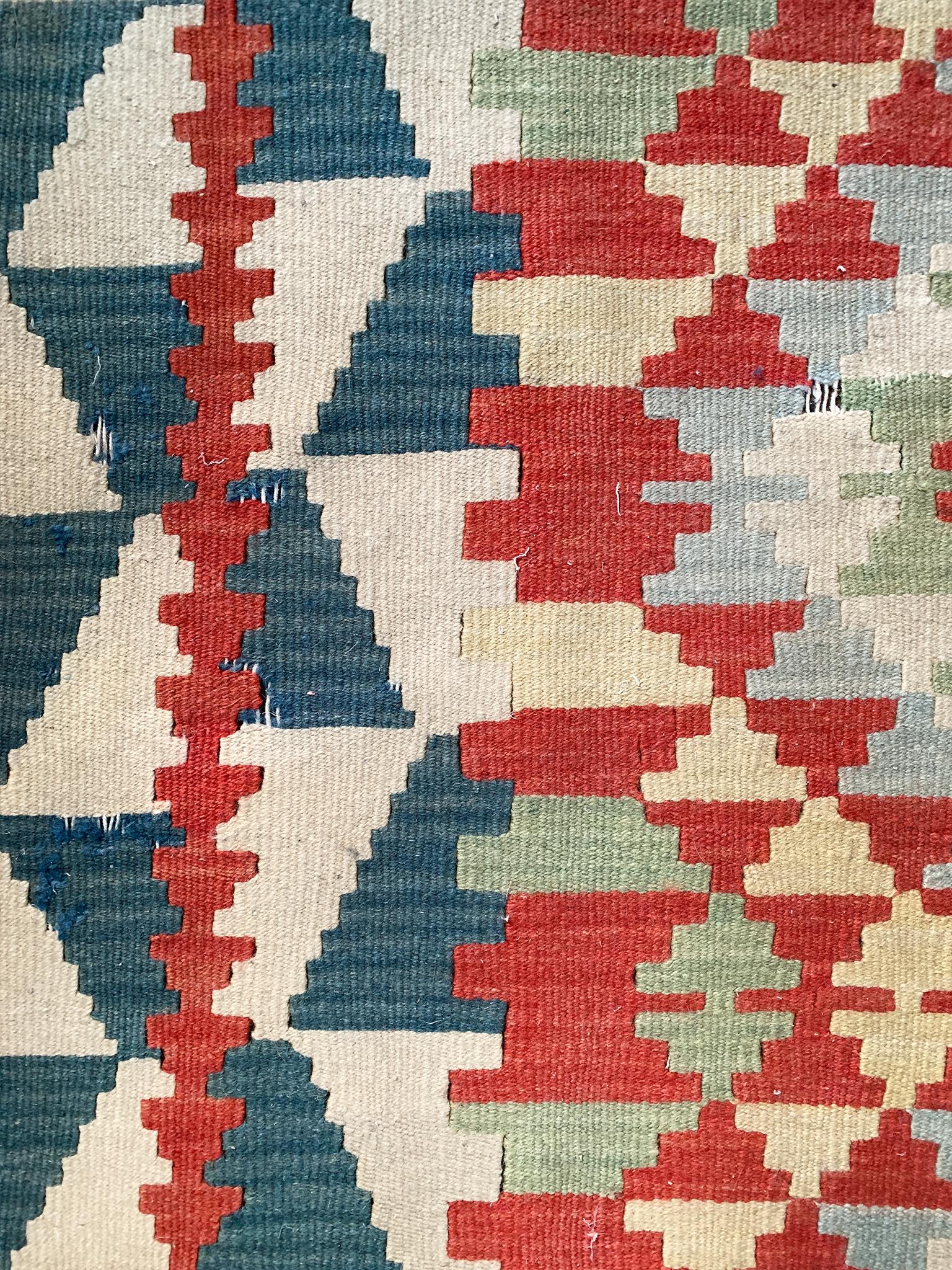 Handgewebter Navajo-Teppich des 20. Jahrhunderts (69 X 41) im Angebot 2