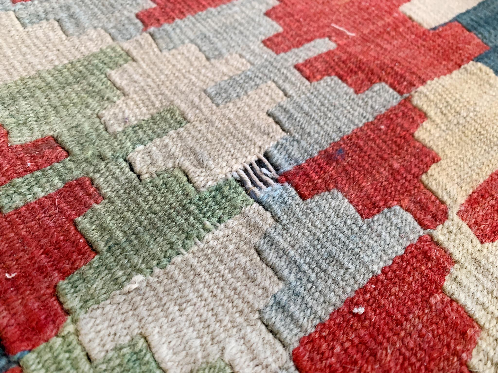 Handgewebter Navajo-Teppich des 20. Jahrhunderts (69 X 41) im Angebot 3
