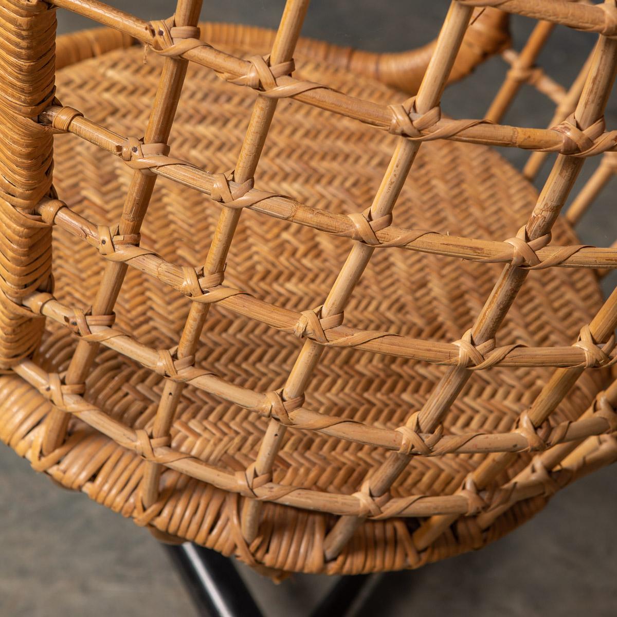 20th Century Hanging Wicker Woven Chair on Steel Frame, 1970s For Sale 7