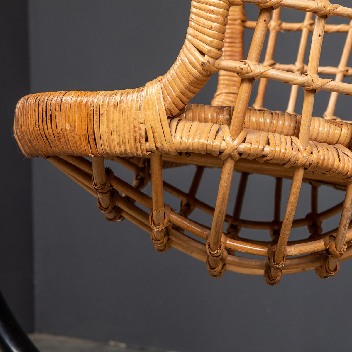 20th Century Hanging Wicker Woven Chair on Steel Frame, 1970s For Sale 8