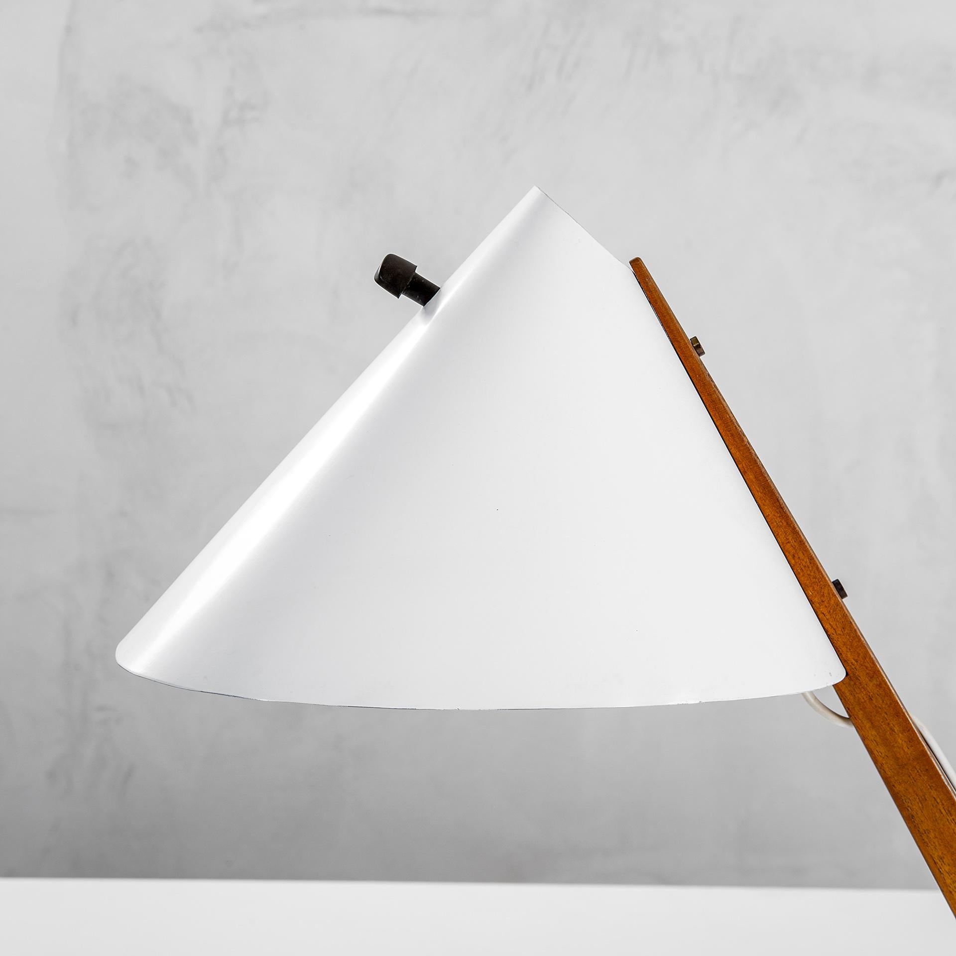 Mid-Century Modern 20th Century Hans-Agne Jakobsson Table Lamp mpd B54 in Teak and Aluminium '50s For Sale