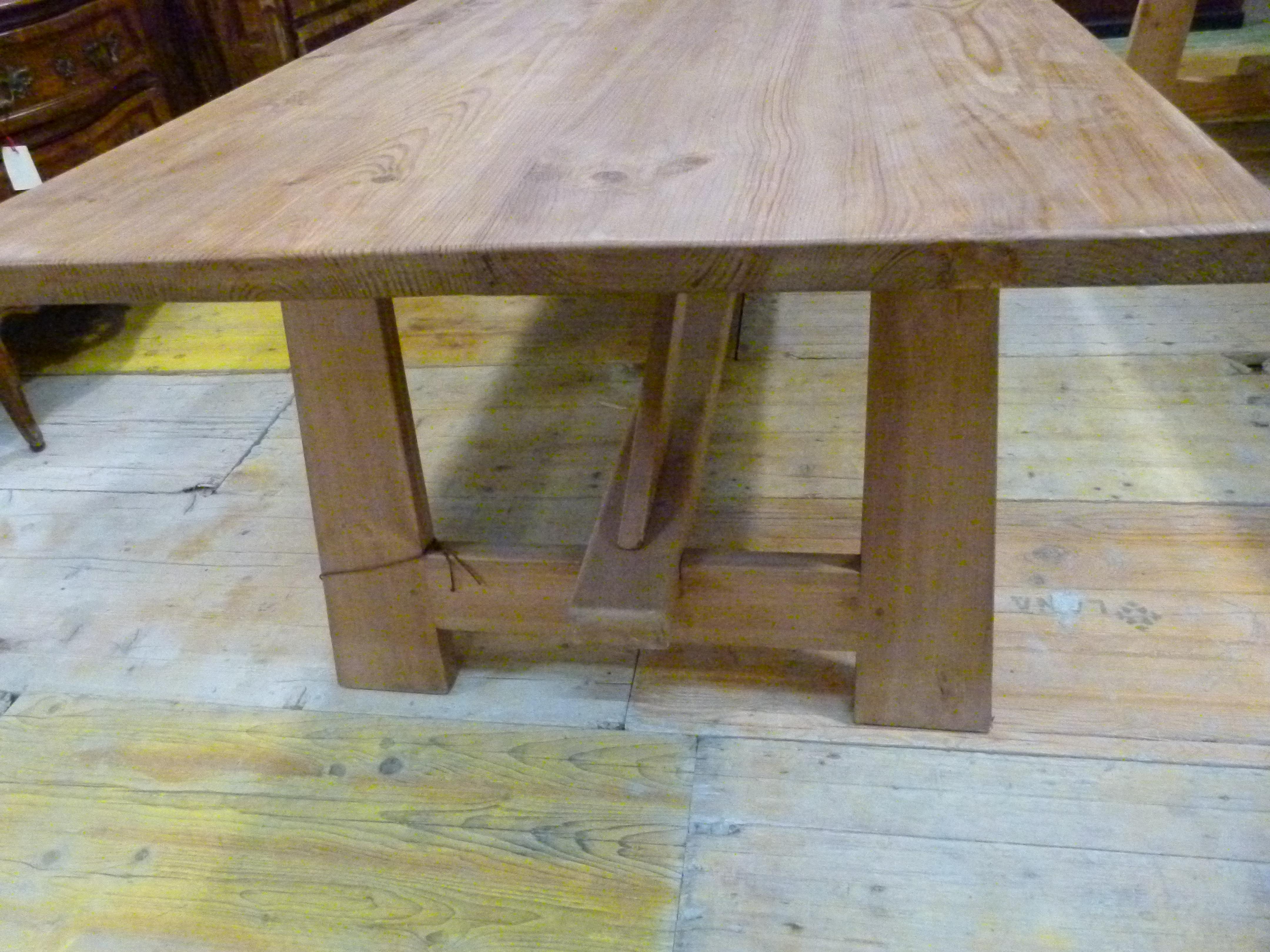 20th Century Hardwood Dining Table in Country Style In Good Condition In Vulpellac, Girona