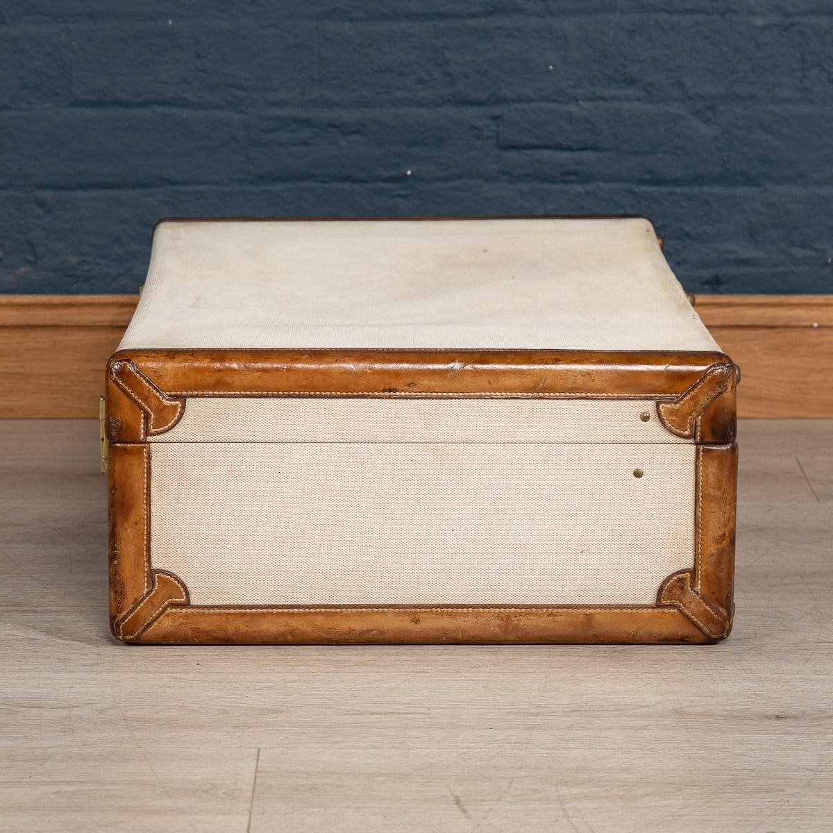 1900 suitcase