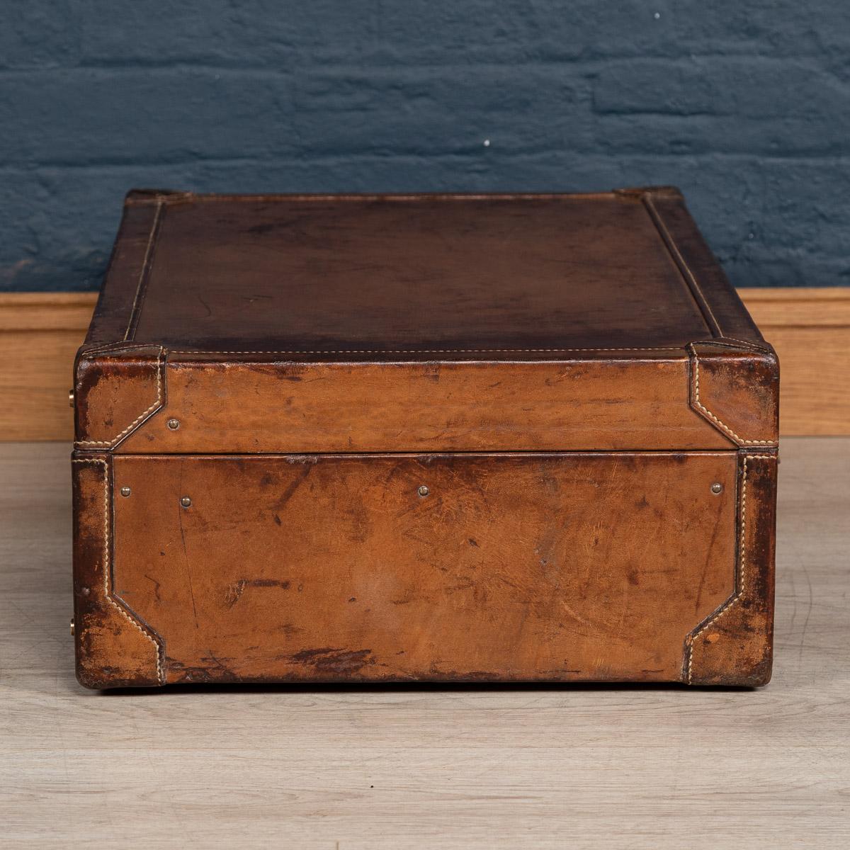 20th Century Hermès Leather Suitcase in Cow Hide, Paris, circa 1900 In Good Condition In Royal Tunbridge Wells, Kent