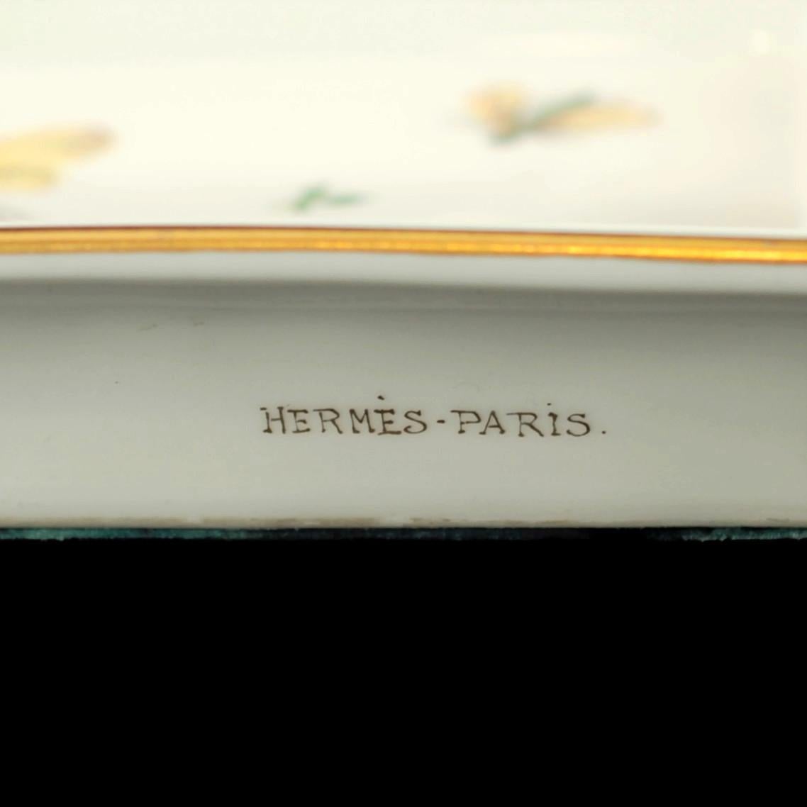 20th Century Hermès Paris Hand Painted Porcelain 2 Rest Ashtray with Gilt Trim 1