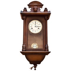 Horloge murale en noyer régulateur mécanique allemand Hermle du 20e siècle