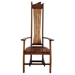 Fauteuil à haut dossier en bois massif du 20e siècle, Arts & Crafts