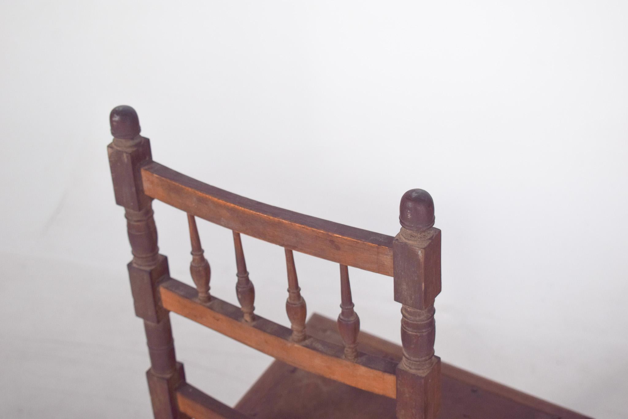 20th Century High-Backed Chair with Engraved Seat For Sale 3
