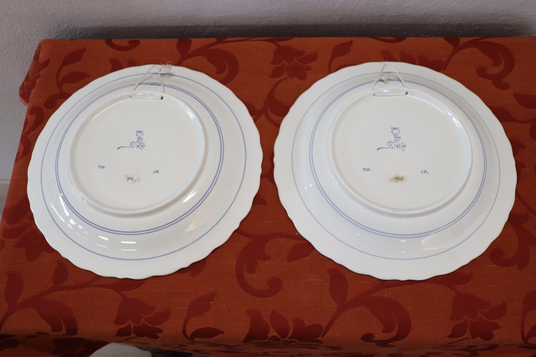 Hand-Painted 20th Century Holland Ceramic Platters with Blue Floreal Decorations by Delft