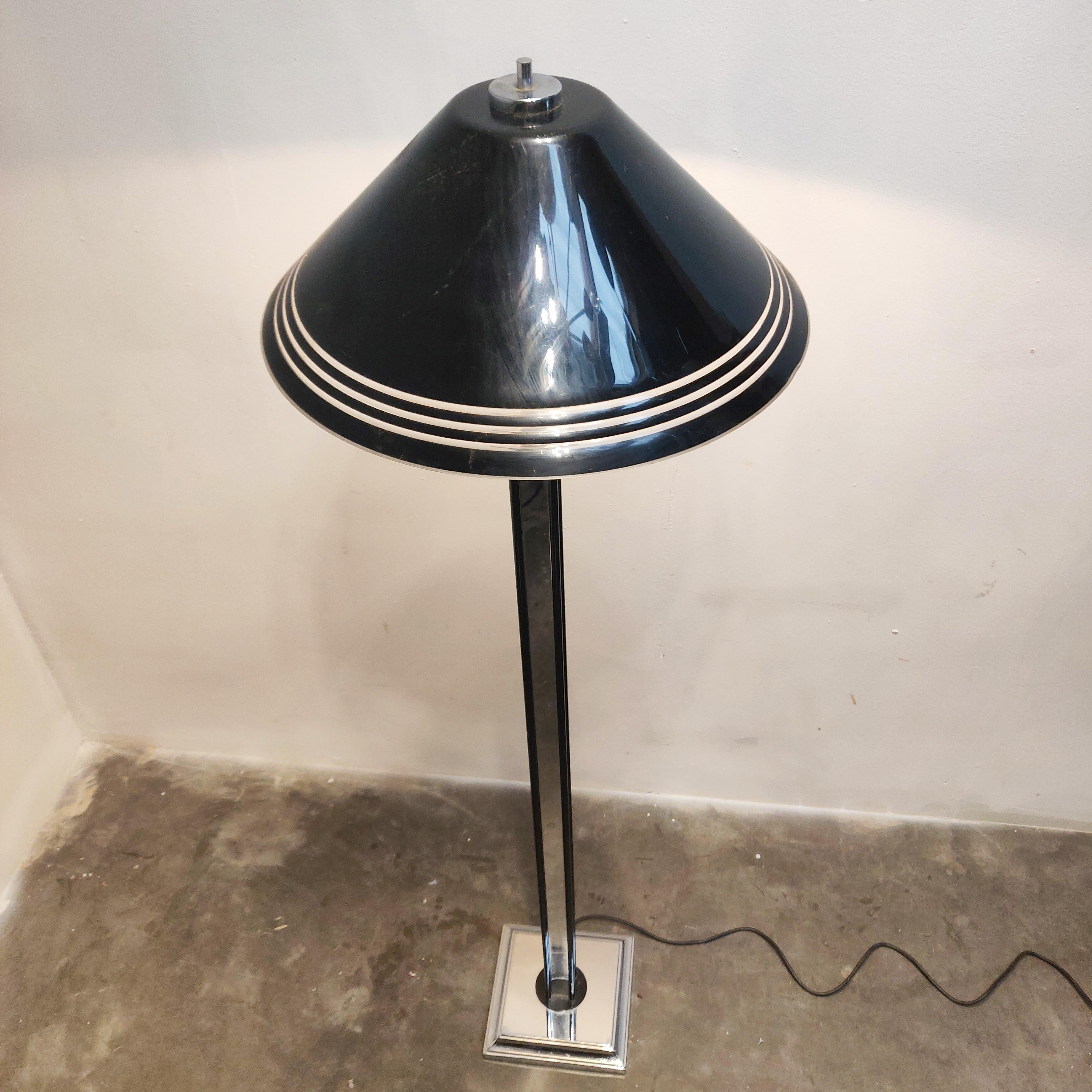 Late 20th Century 20th Century Hollywood Regency Floor Lamp in style of Willy Rizzo. For Sale