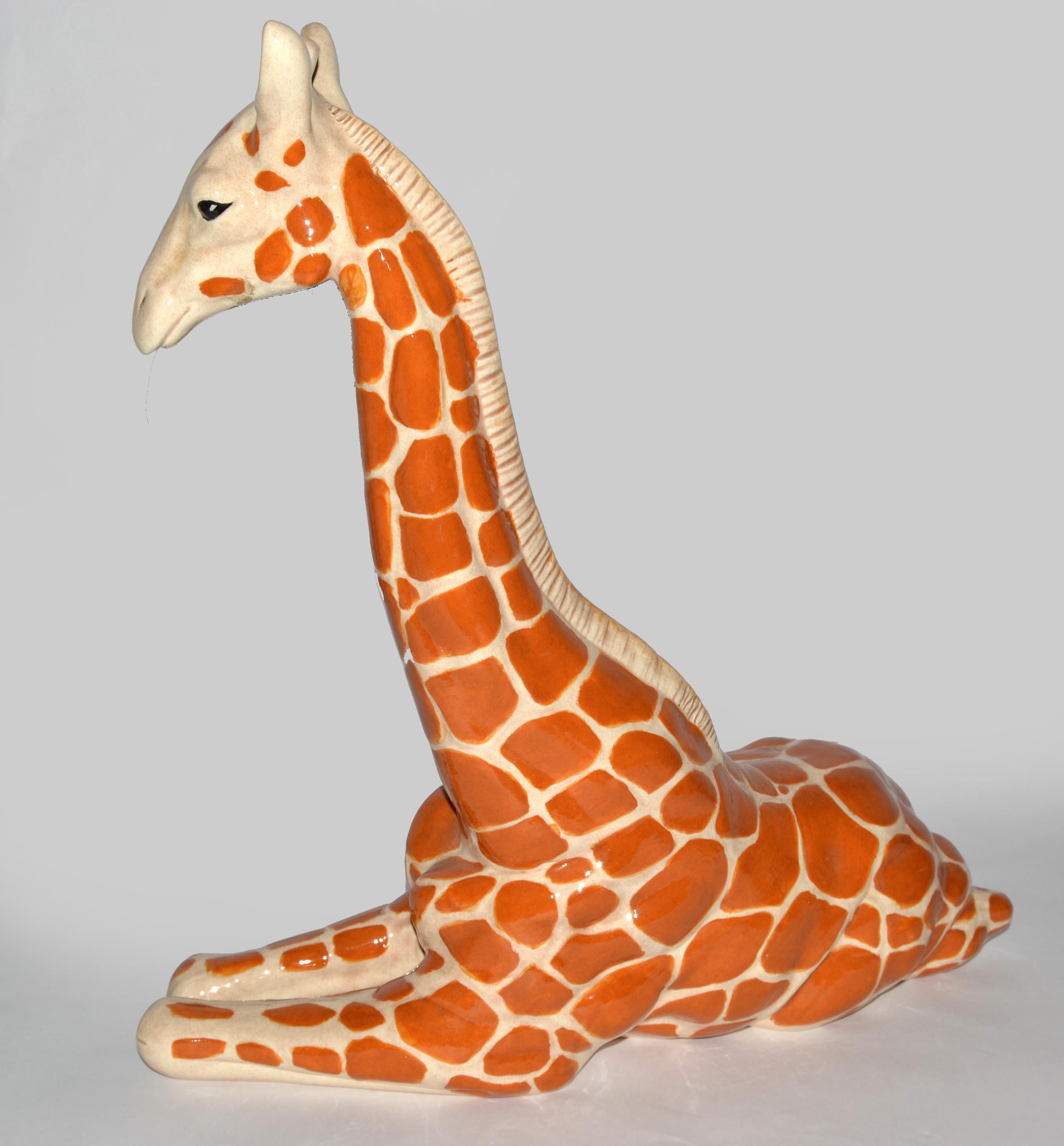 20ième siècle Sculpture de girafe en céramique 