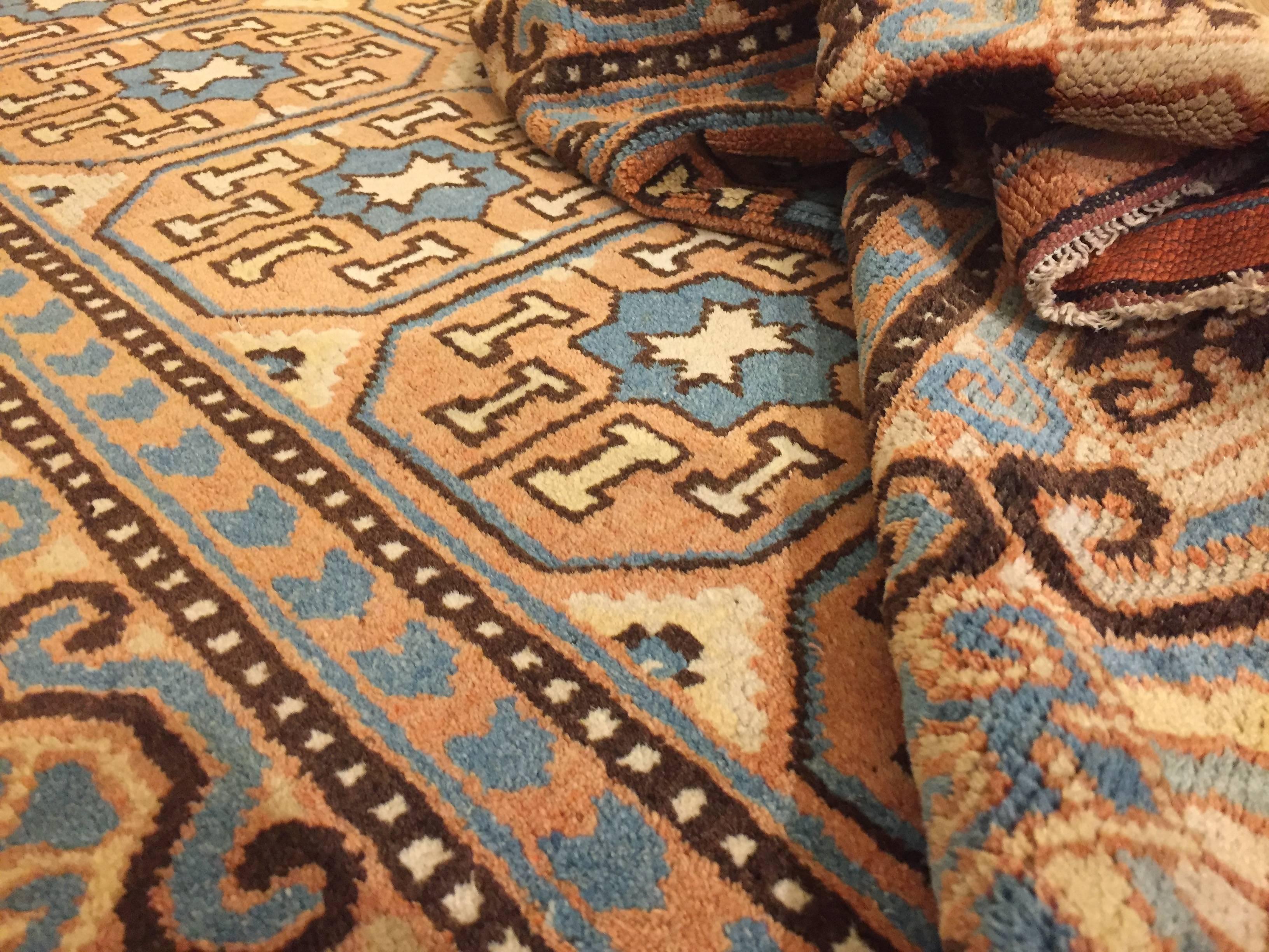 19th Century Brown and Blue Stylized Rosette Gul Chinese Khotan Rug, circa 1870s For Sale 4