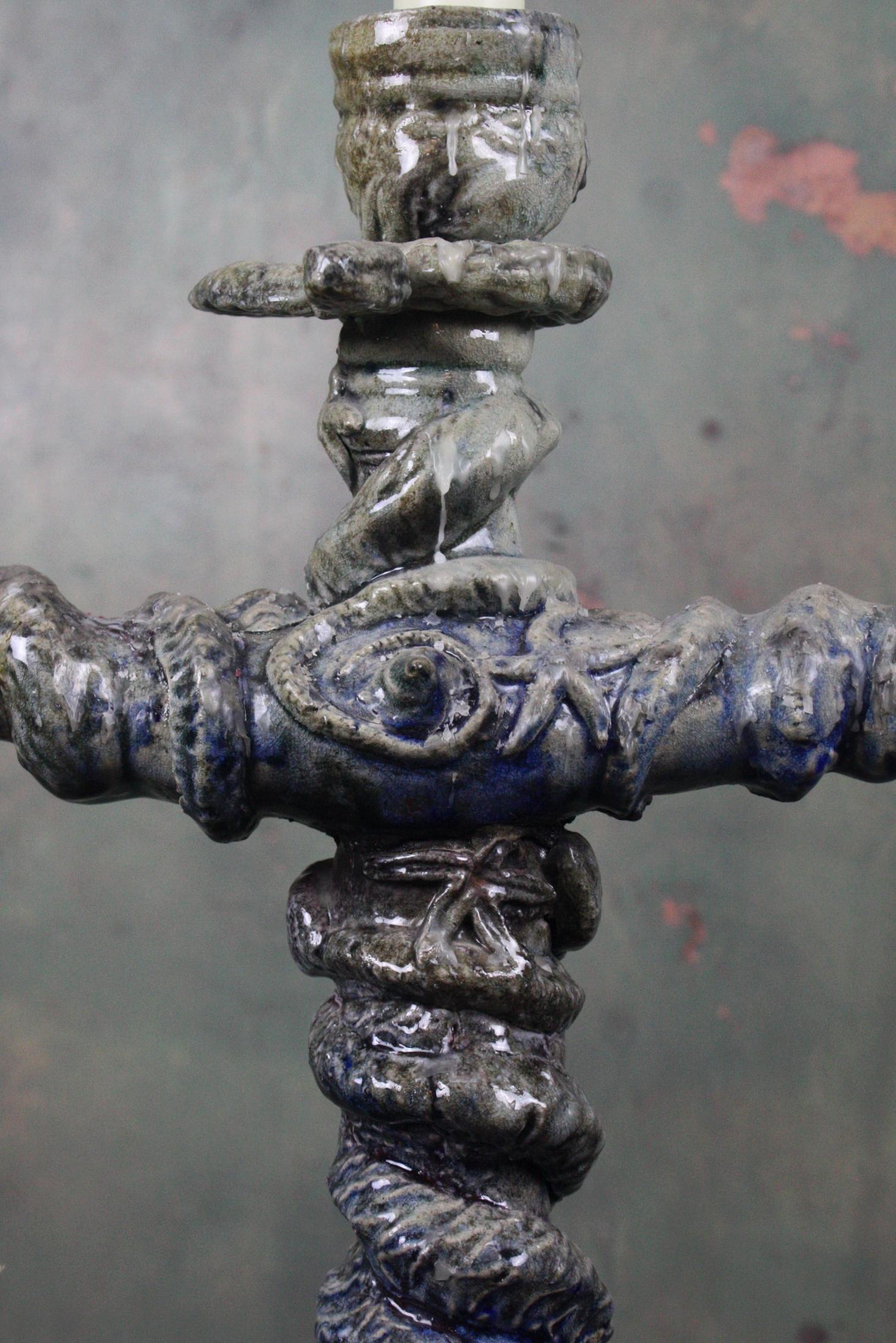 Enorme Candelabro de Cerámica del Siglo XX a la Manera de Serpientes Lagartos de Palissy en Bueno estado para la venta en Lowestoft, GB