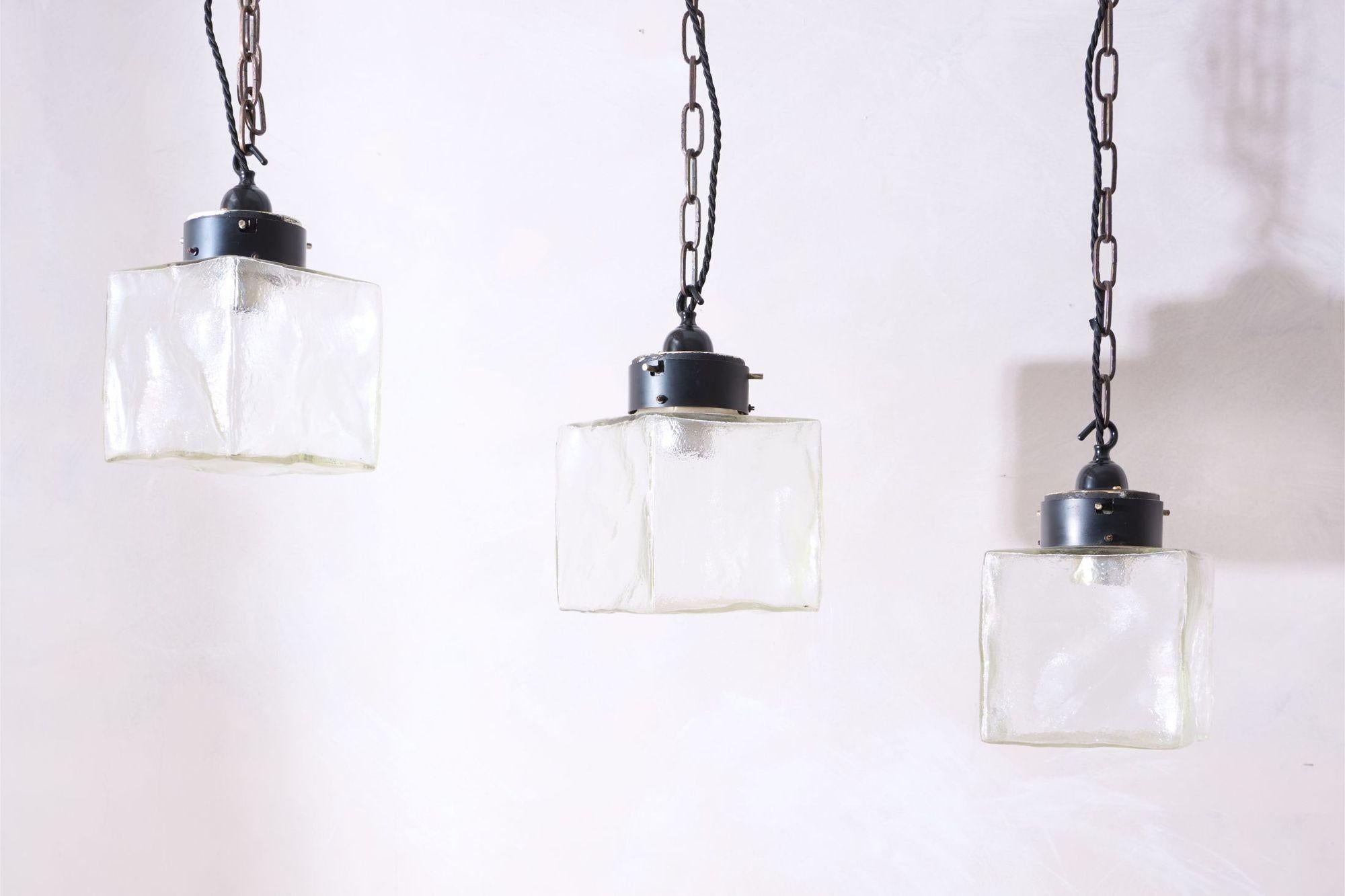 Lampade a sospensione a cubo di ghiaccio del XX secolo - 6 disponibili In condizioni ottime in vendita a Malton, GB