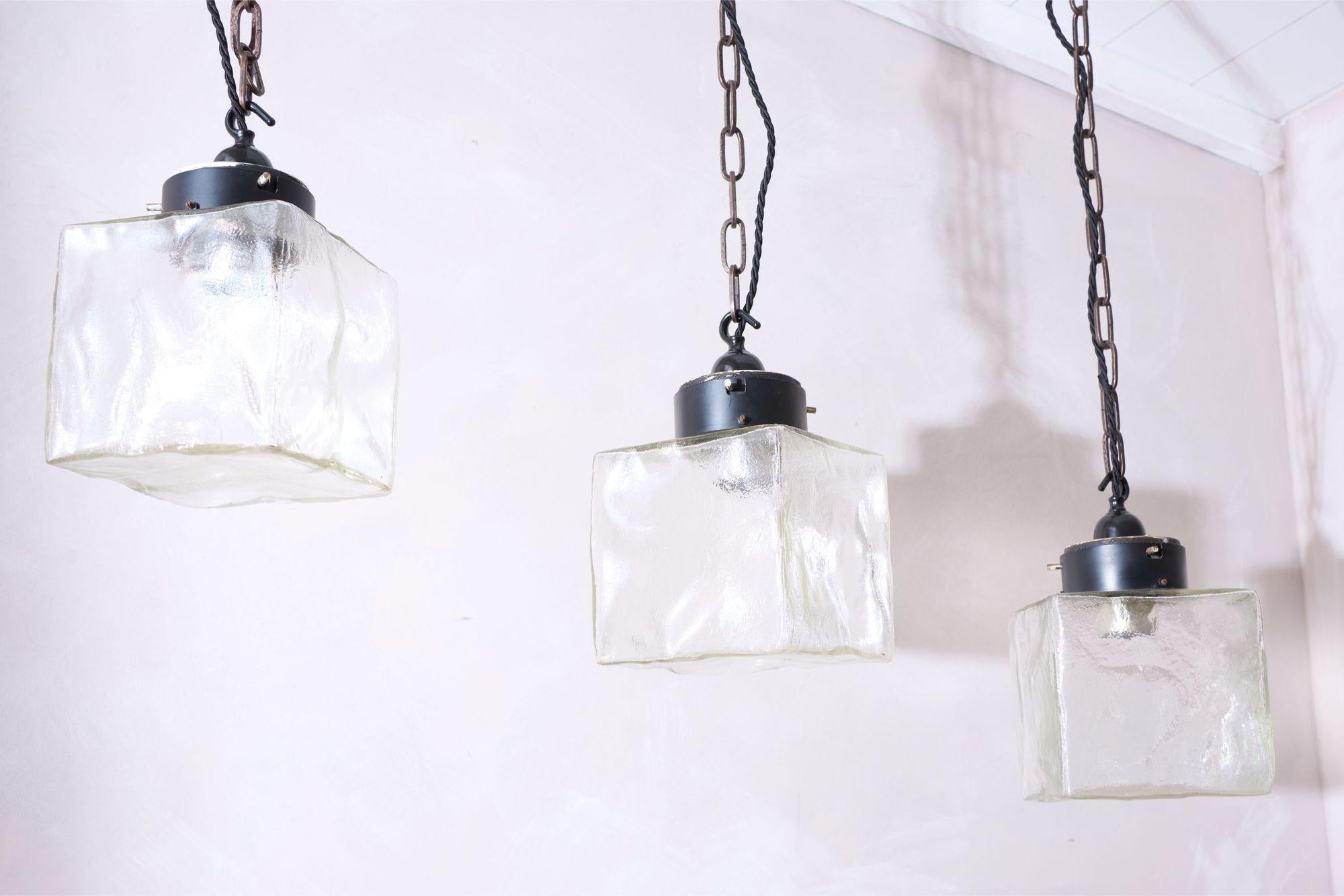 Lampade a sospensione a cubo di ghiaccio del XX secolo - 6 disponibili in vendita 2