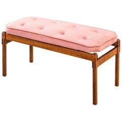Banc Ico Parisi du 20ème siècle avec structure en bois et sièges en tissu - rose