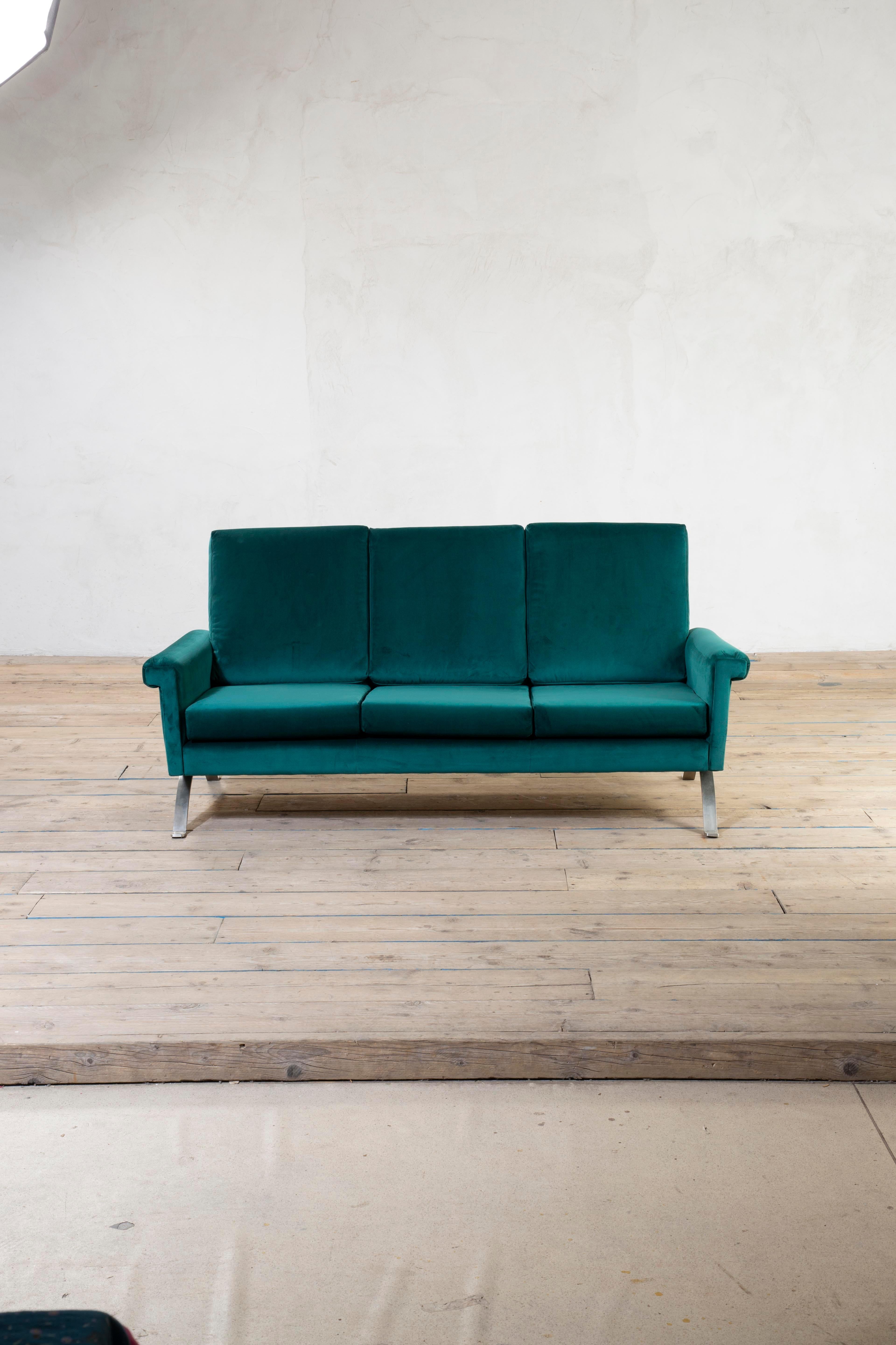 20e siècle, Ico Parisi for Cassina Canapé en velours bleu mod. 975 en vente 5
