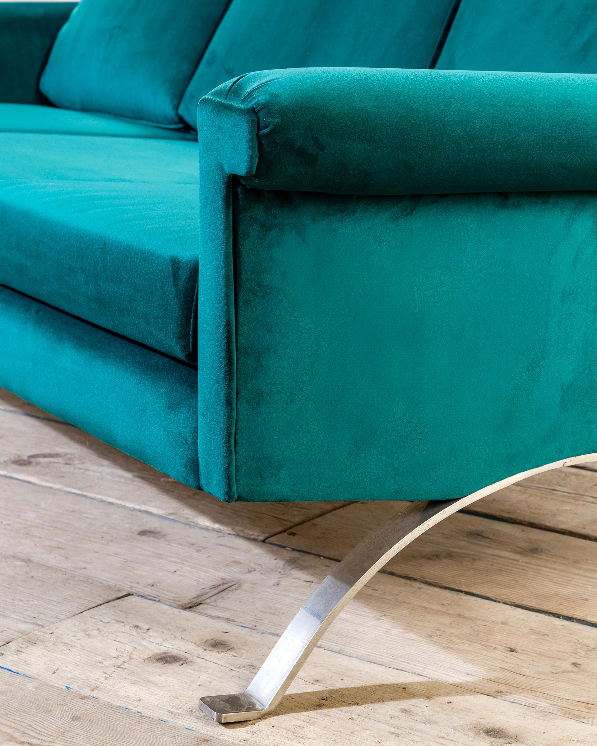 20. Jahrhundert, Ico Parisi für Cassina Blaues Samtsofa Mod. 975 (Mid-20th Century) im Angebot