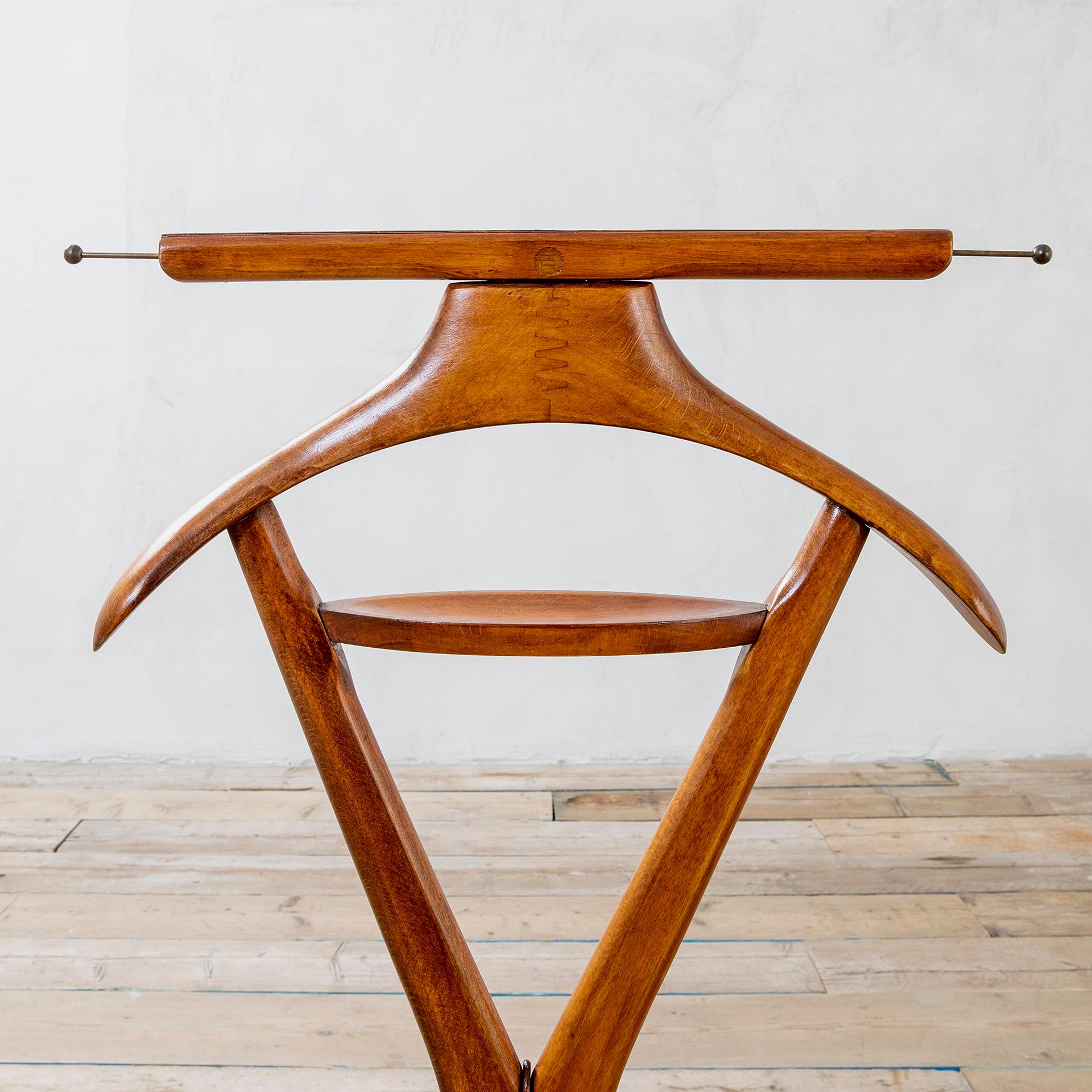 20th Century Ico Parisi Single Coat Rack in Wood with Metal Casters, Light 1950s In Good Condition For Sale In Turin, Turin