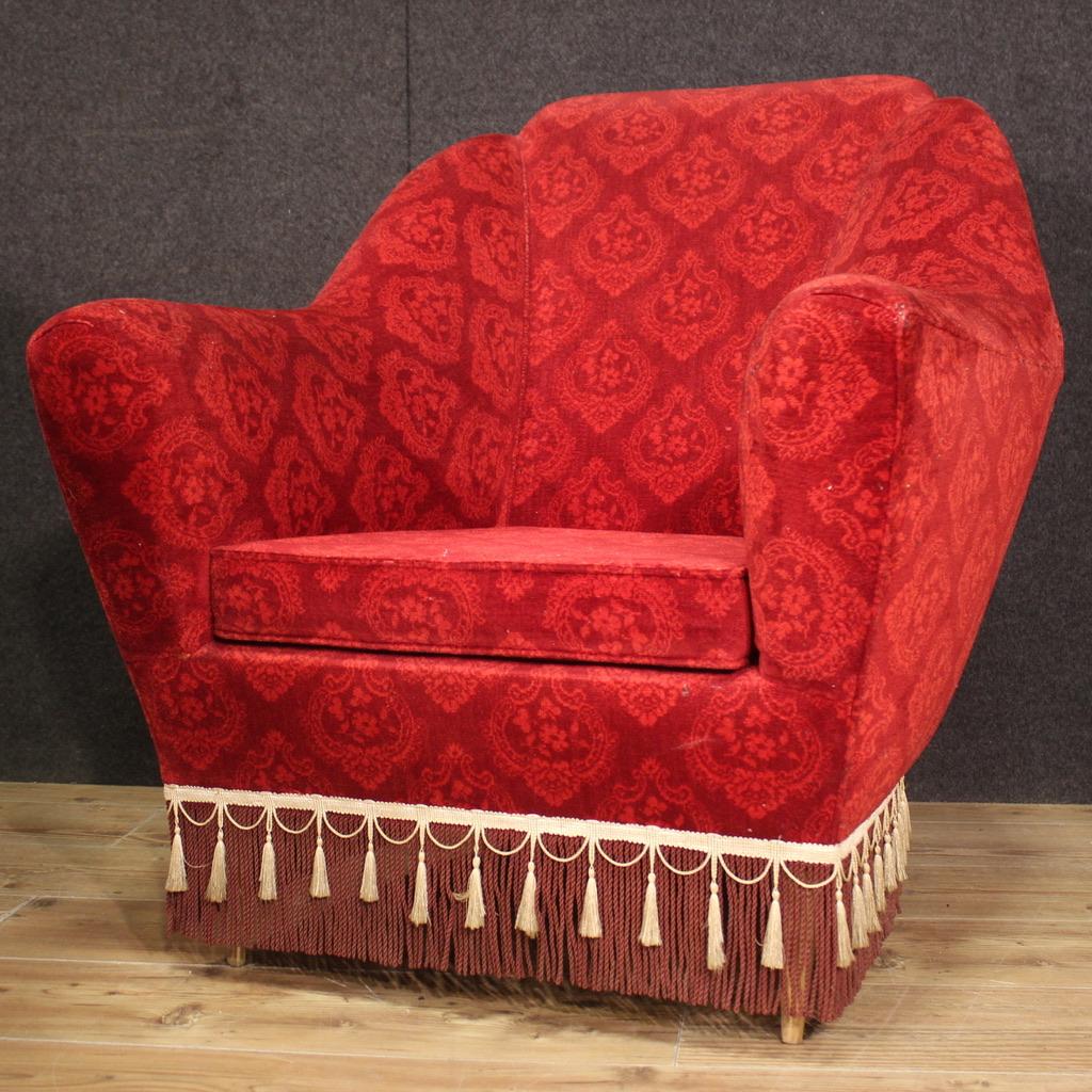 salon moderne italien du 20e siècle, style Ico Parisi, tissu damassé rouge en vente 4