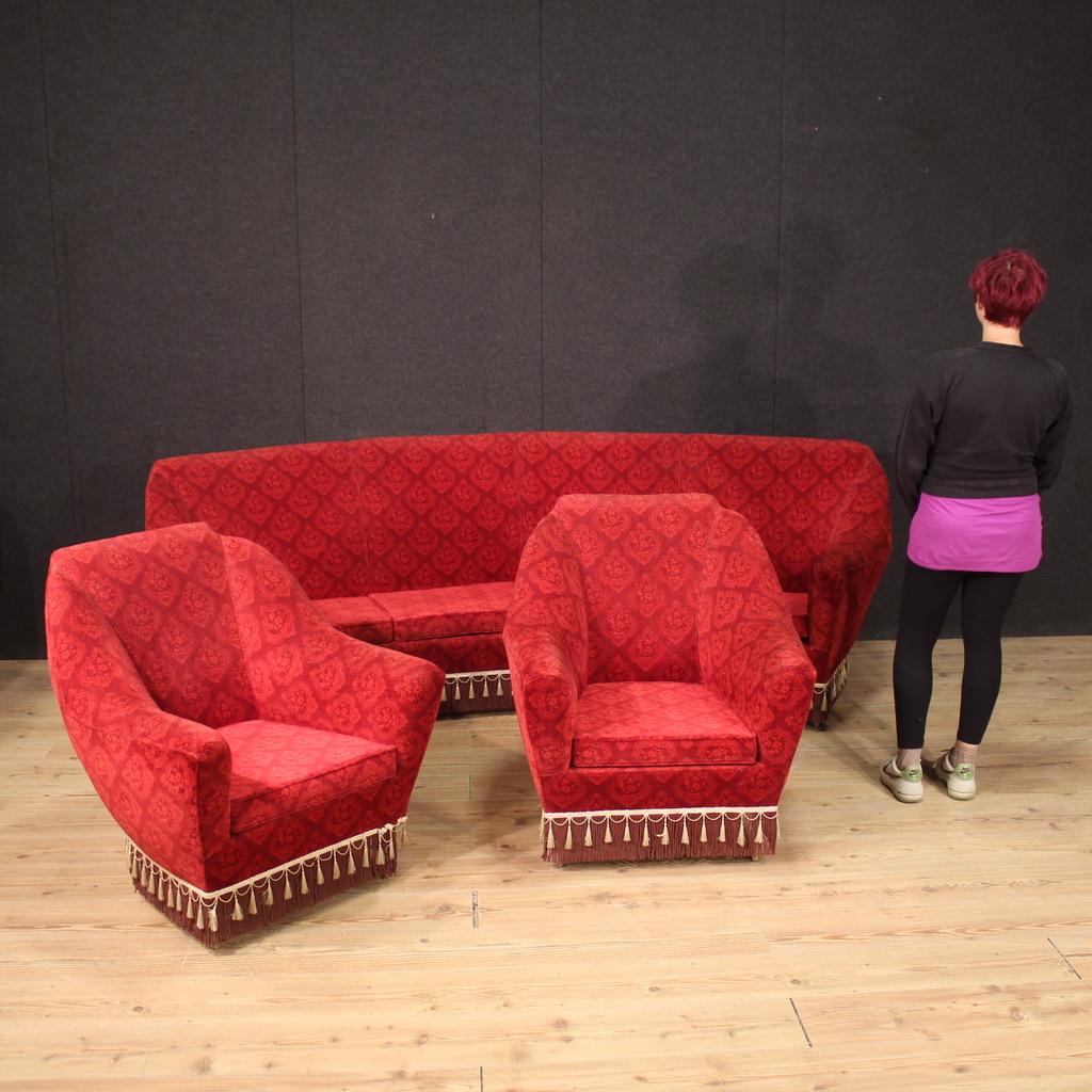 salon moderne italien du 20e siècle, style Ico Parisi, tissu damassé rouge en vente 6