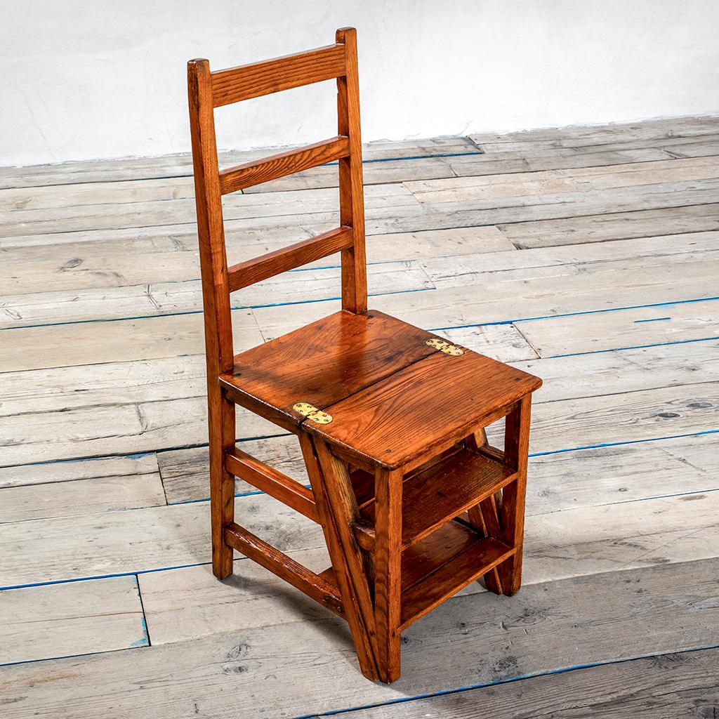 Very peculiar chair in the style of Ignazio Gardella designed in '50s. The chair has a system that allows to change the chair into a ladder, useful when in the kitchen you need to reach the farthest can or when in the studio you need to reach the
