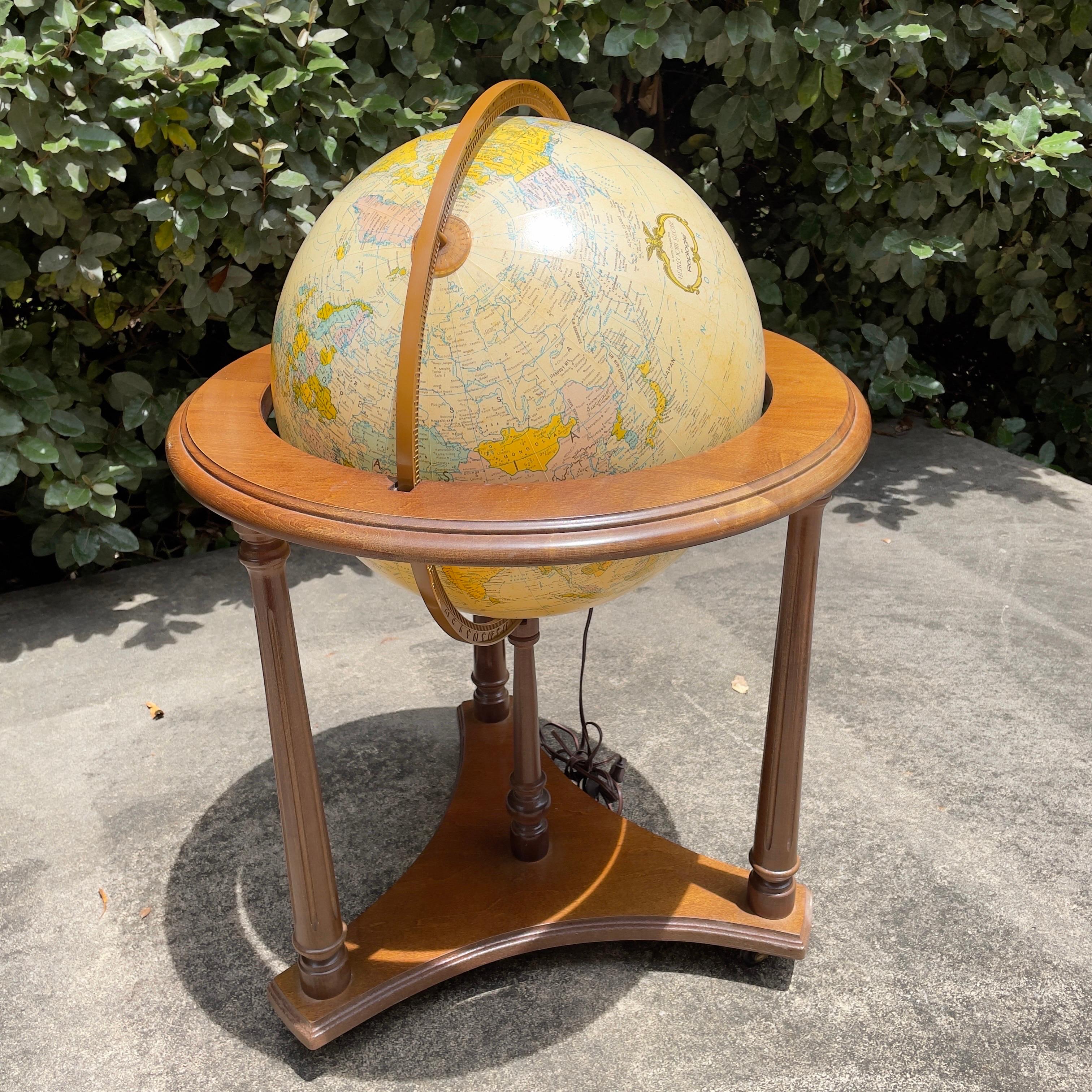 20. Jahrhundert Beleuchtete Replogle Globes, Inc. Globus und Stand- 2 Pieces (Amerikanische Klassik) im Angebot