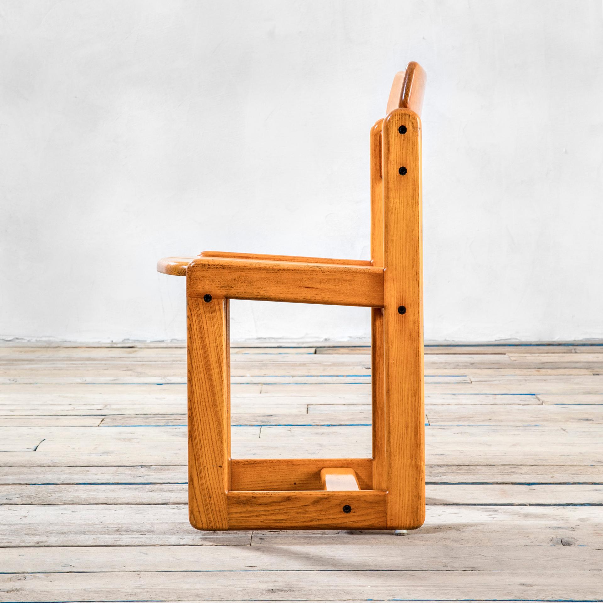Mid-Century Modern Ensemble de 8 chaises Ilmari Tapiovaara en frêne du 20ème siècle pour Fratelli Montina en vente