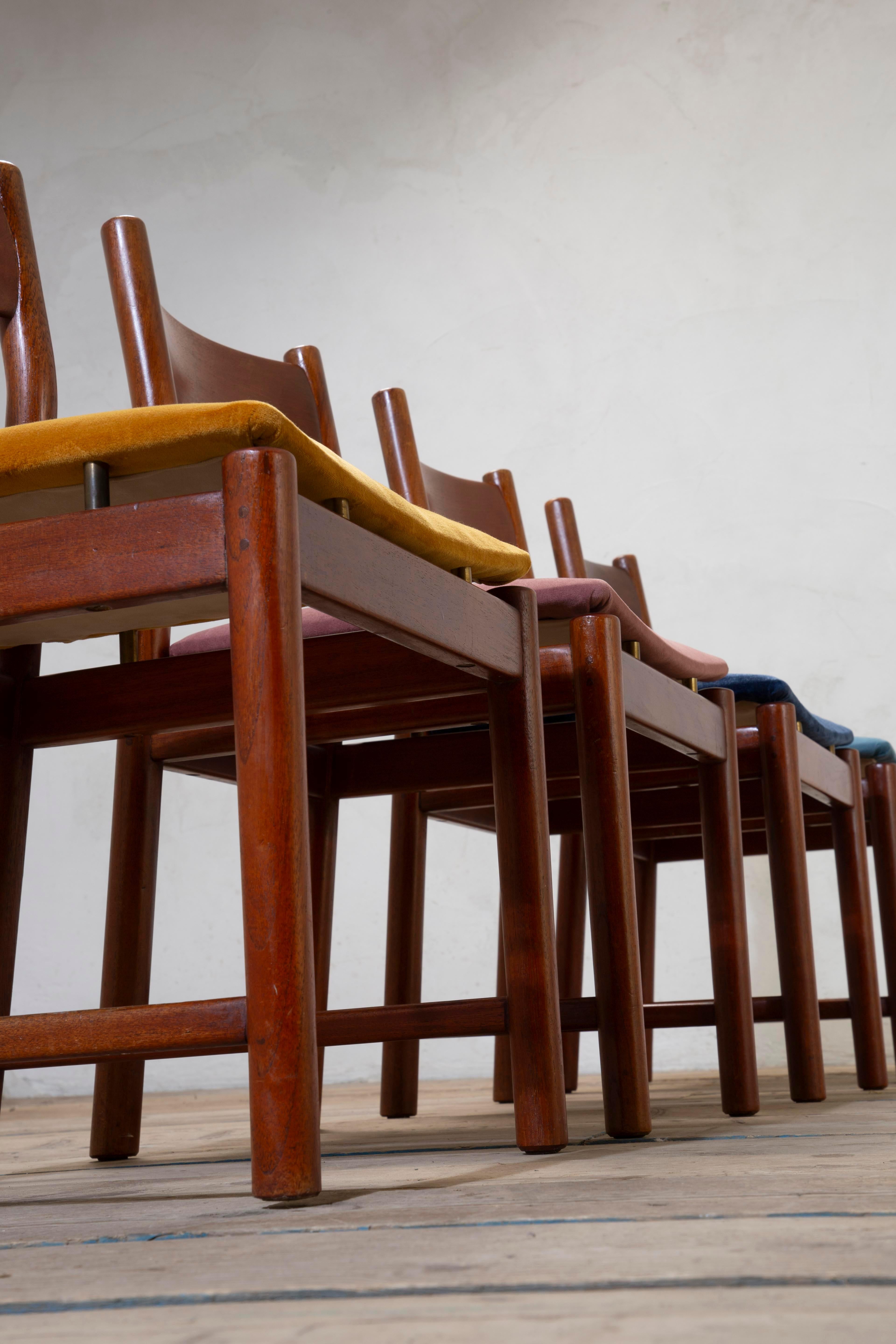 20e siècle, Ilmari Tapiovaara Ensemble de six chaises en bois, 1960 en vente 4