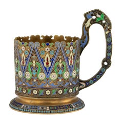 porte-verre à thé russe impérial du 20e siècle en émail argenté et doré:: vers 1910