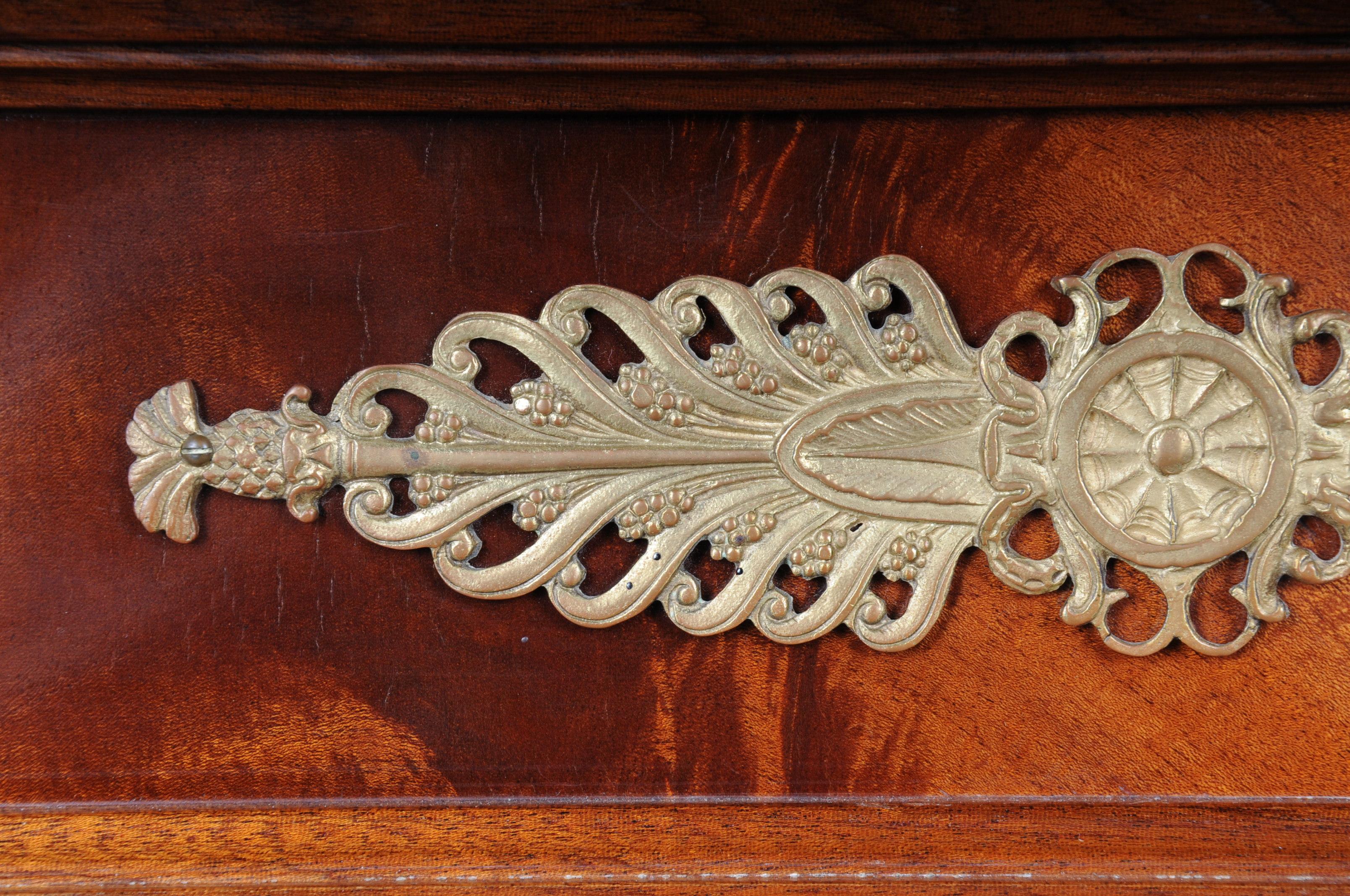 20th Century Impressive Empire Console / Sideboard France In Good Condition For Sale In Berlin, DE