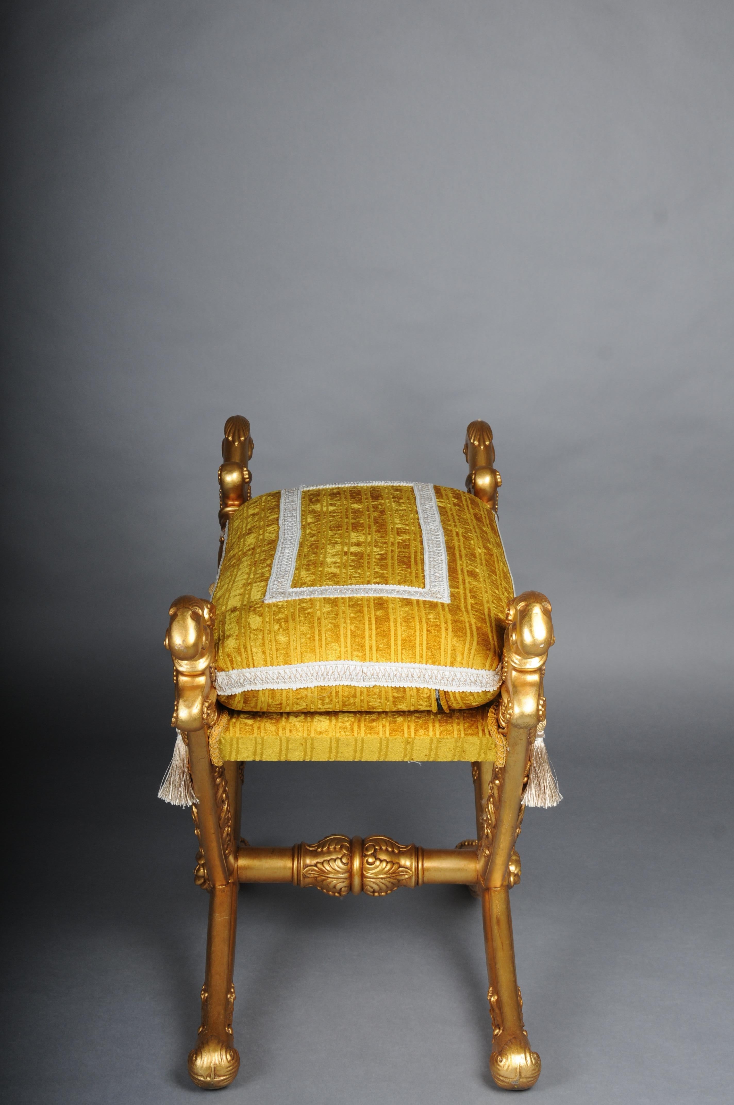 Tappezzeria Sgabello a sciabola dell'Impero francese del XX secolo, legno di faggio, oro. in vendita