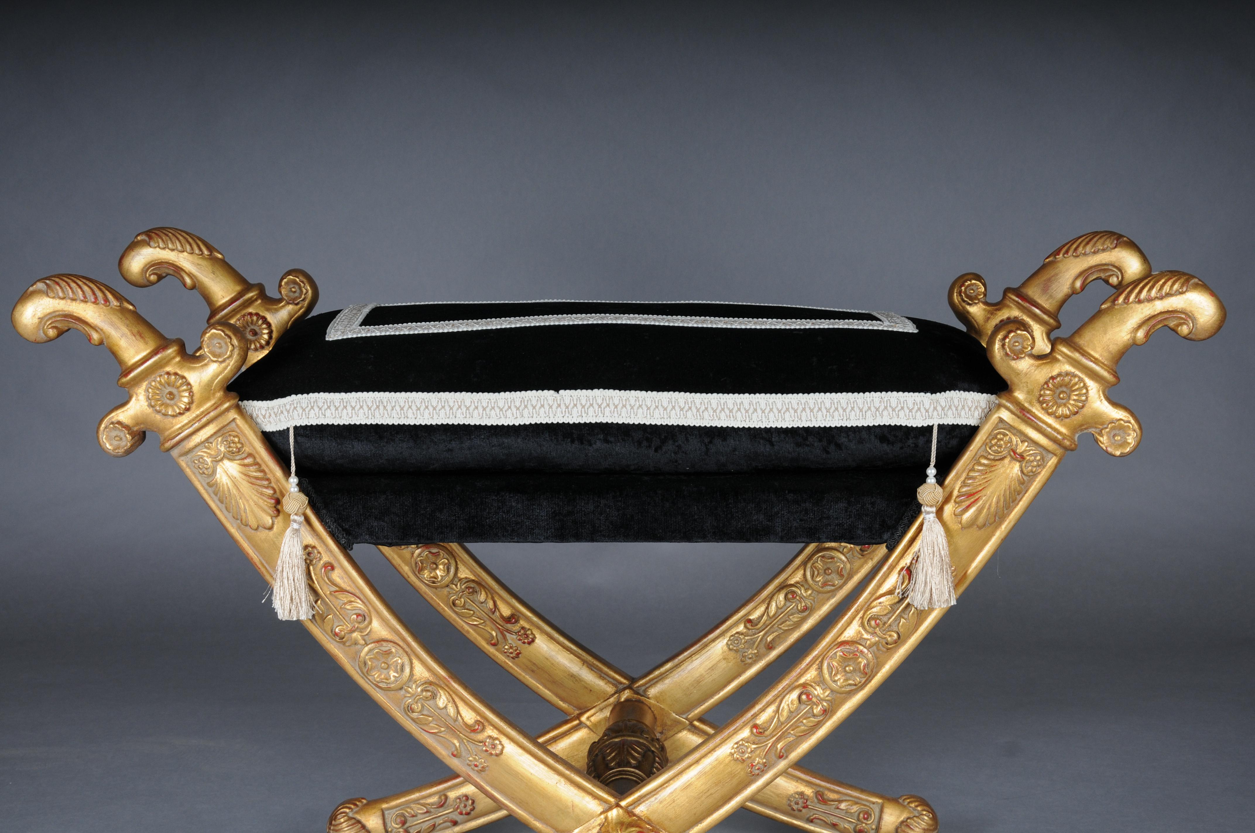 Tappezzeria Sgabello a sciabola dell'Impero francese del XX secolo, legno di faggio, oro. in vendita