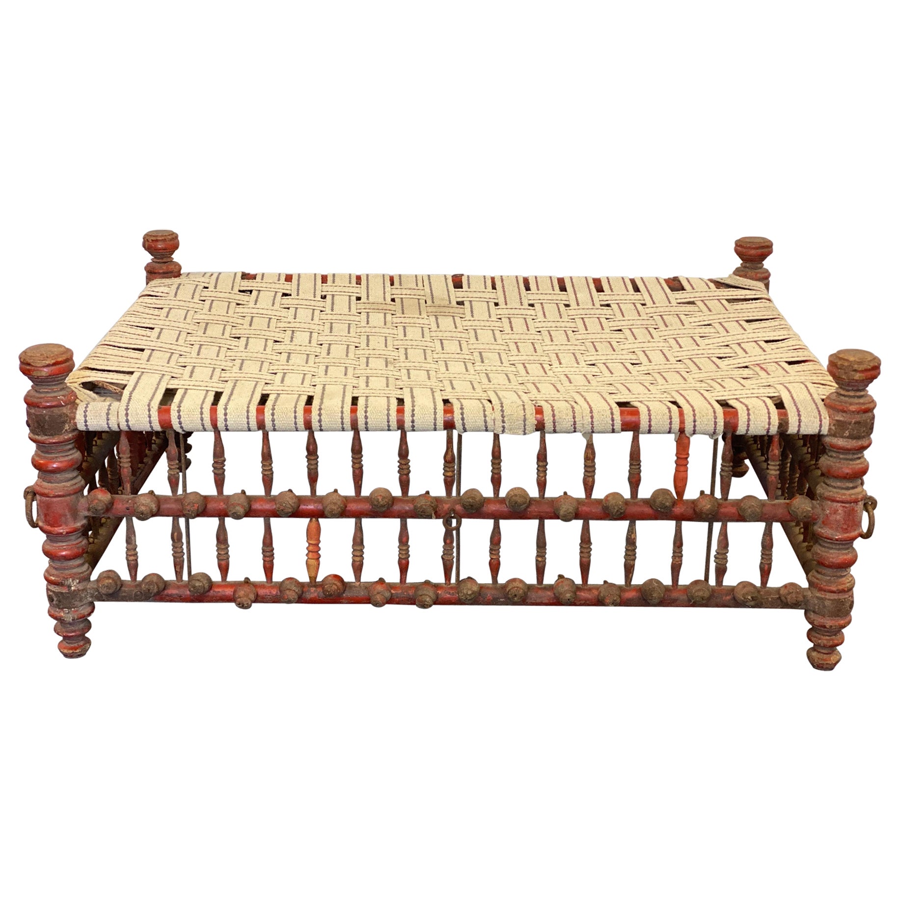Otomana de madera pintada de rojo indio del siglo XX Ball and Stick en venta