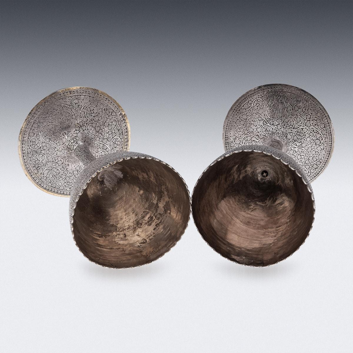 Argent Paire de gobelets à vin « châle » indiens en argent massif du 20ème siècle, Cachemire, vers 1900 en vente