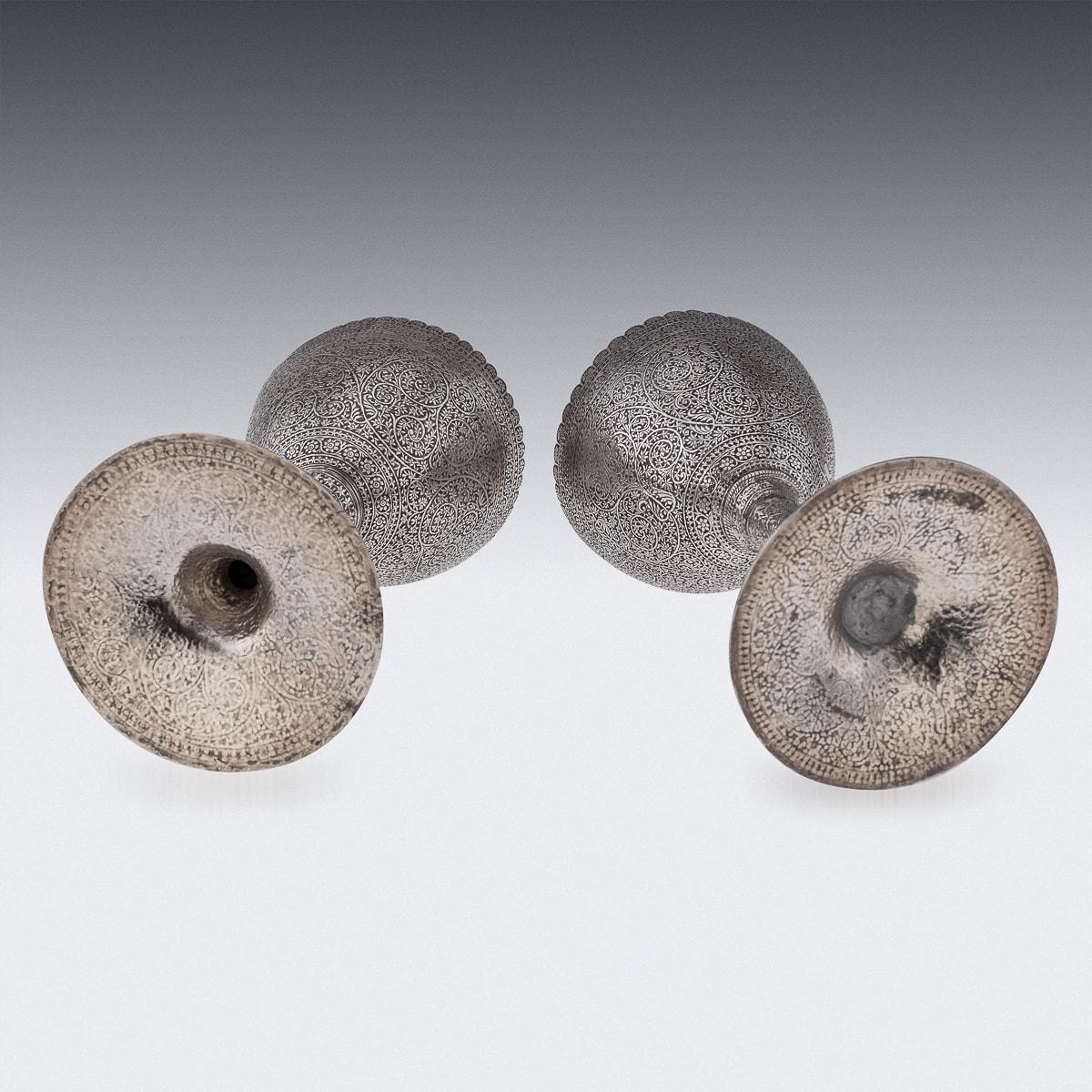 Paire de gobelets à vin « châle » indiens en argent massif du 20ème siècle, Cachemire, vers 1900 en vente 1