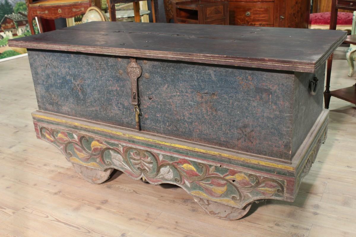 20th Century Indian Wooden Double Trunk For Sale 3