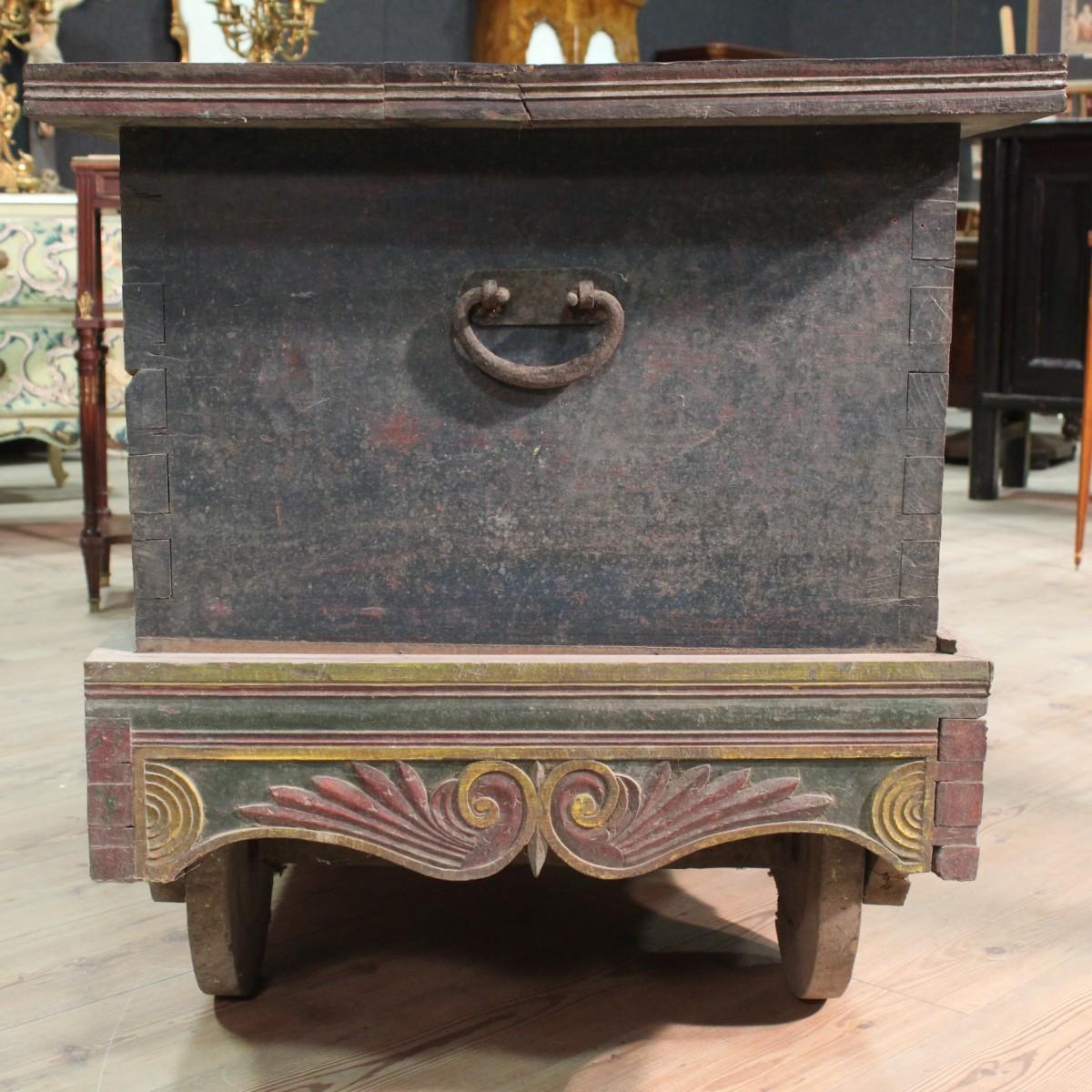 20th Century Indian Wooden Double Trunk For Sale 4