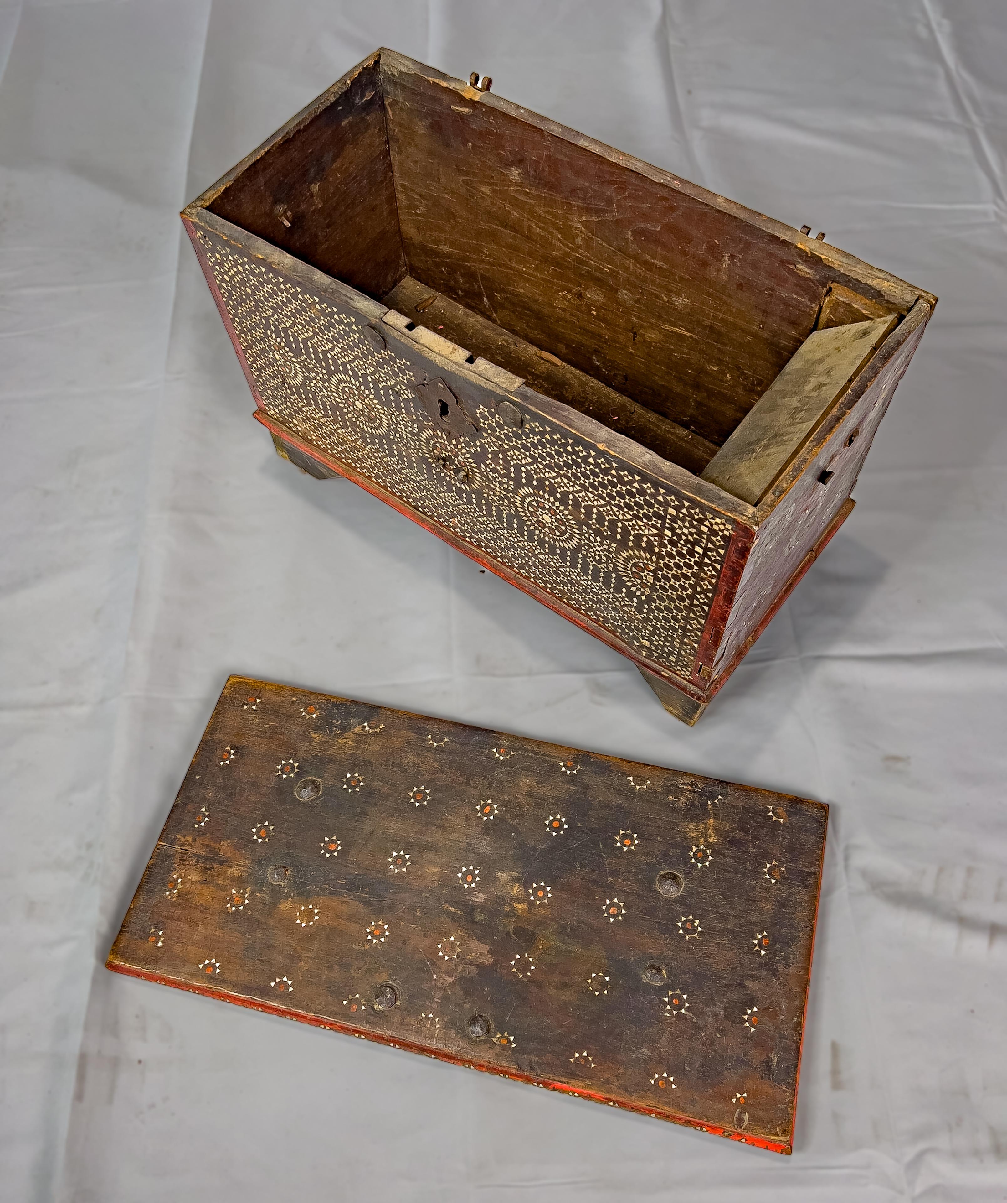 Mother-of-Pearl 20th Century Indonesian Wooden Blanket Chest with Mother of Pearl Inlay