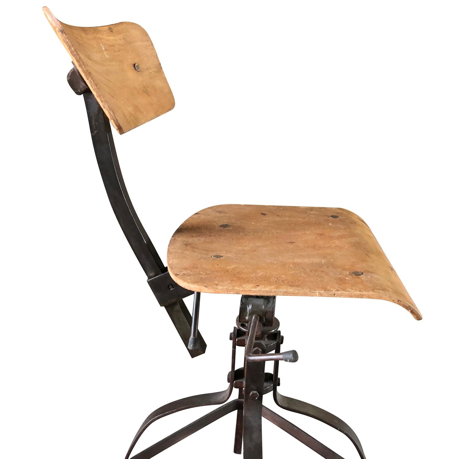Industriel Chaise Bienaise du XXe siècle, chaise d'atelier industrielle française par Henri Lieber en vente