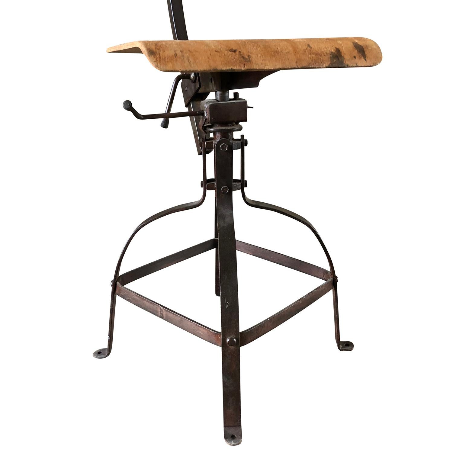Français Chaise Bienaise du XXe siècle, chaise d'atelier industrielle française par Henri Lieber en vente