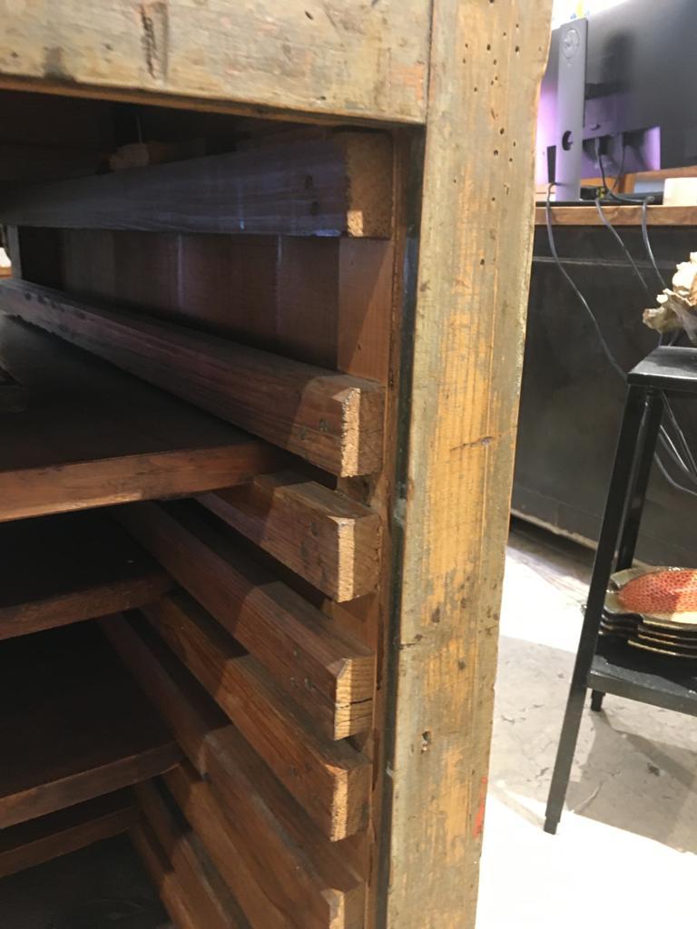 20th Century Industrial Counter in Wood with Iron Rop In Good Condition For Sale In Lisbon, PT