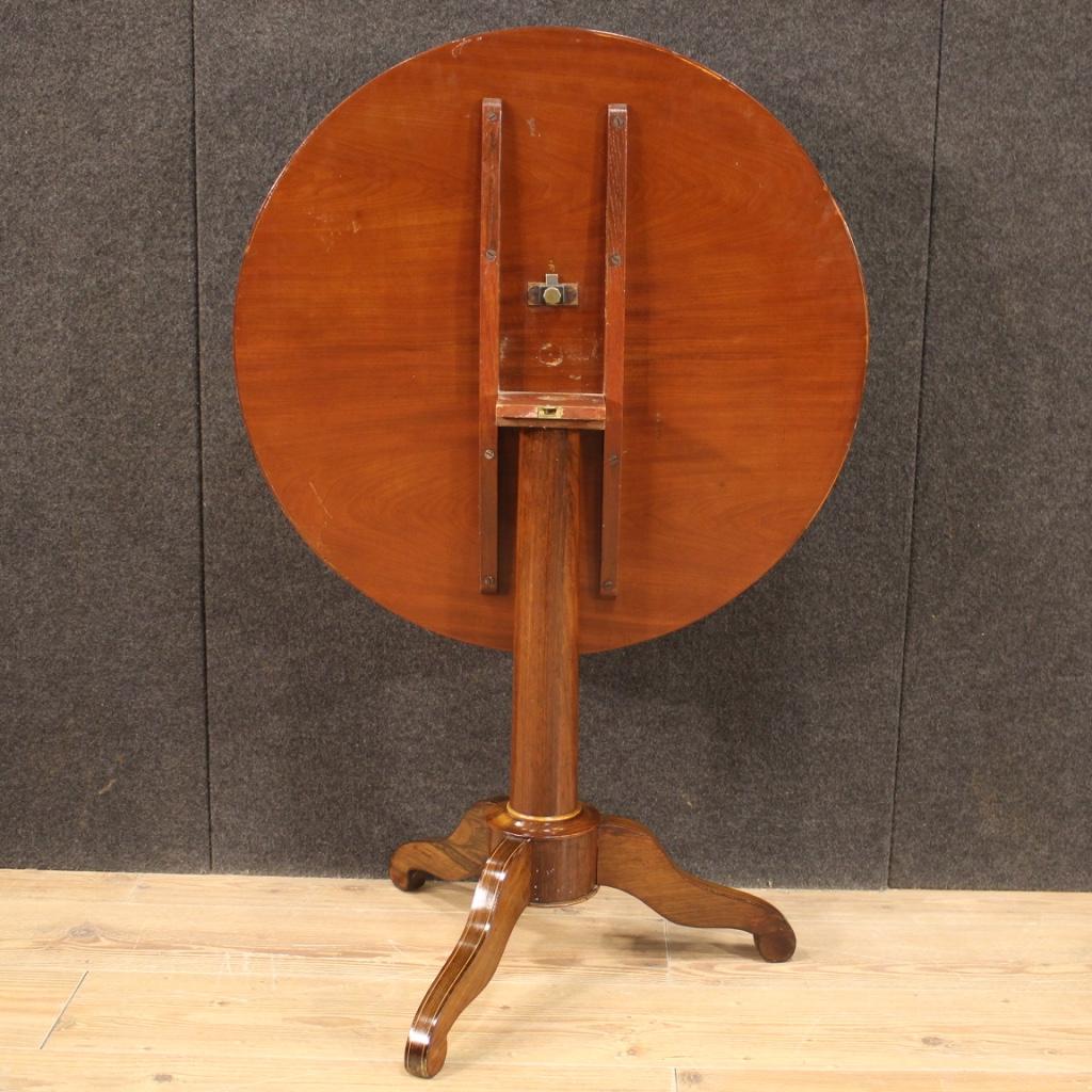 20th Century Inlaid Wood English Round Living Room Side Table, 1920 in vendita 4