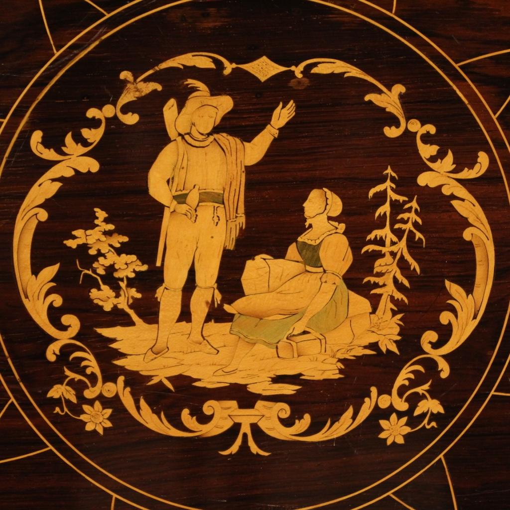 20th Century Inlaid Wood English Round Living Room Side Table, 1920 in vendita 5