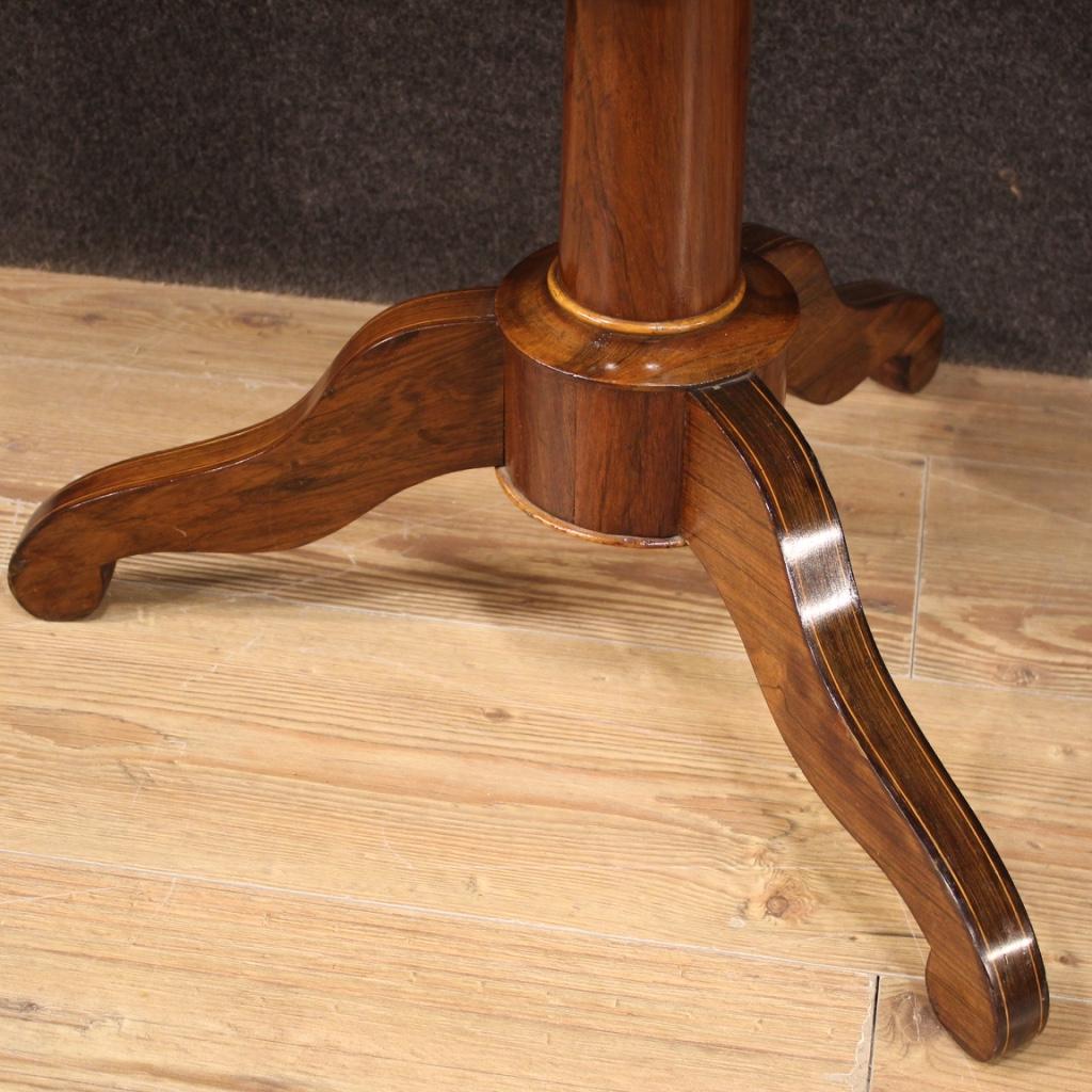 20th Century Inlaid Wood English Round Living Room Side Table, 1920 in vendita 1