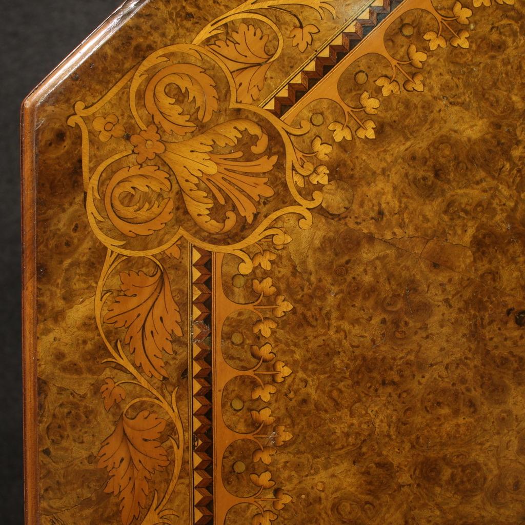 table anglaise en bois marqueté du 20e siècle, 1920 en vente 6