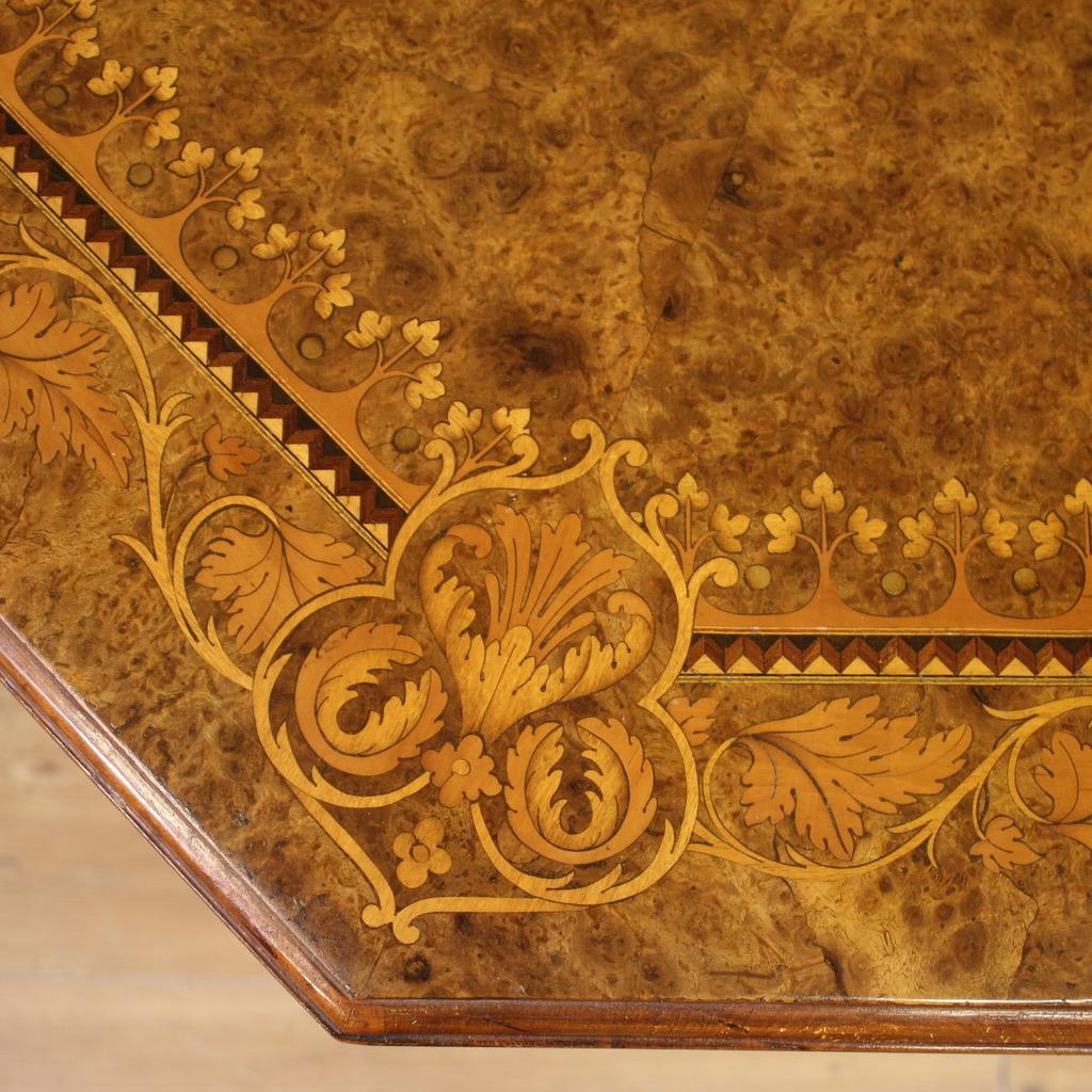 Bois table anglaise en bois marqueté du 20e siècle, 1920 en vente