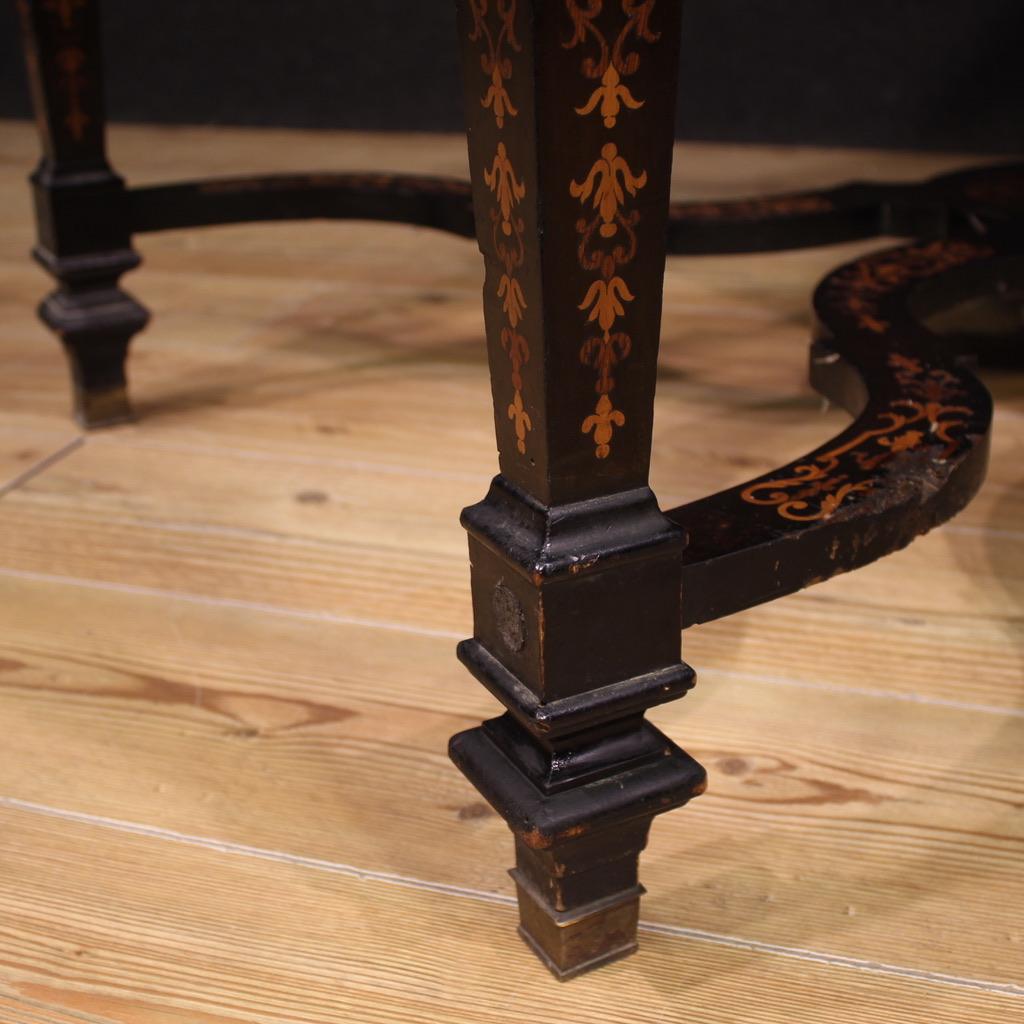 Tavolo da scrittura francese in legno intarsiato del XX secolo, 1920 in vendita 4