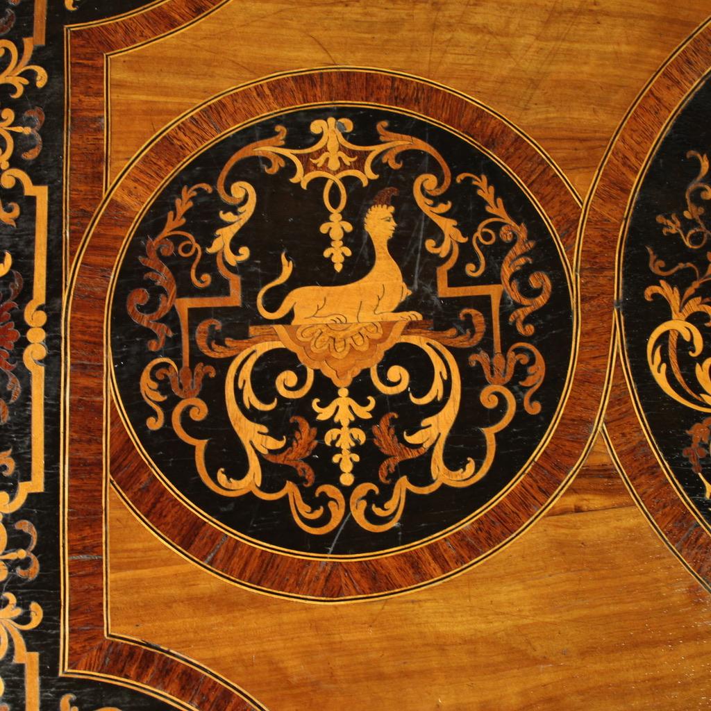 Inizio XX secolo Tavolo da scrittura francese in legno intarsiato del XX secolo, 1920 in vendita